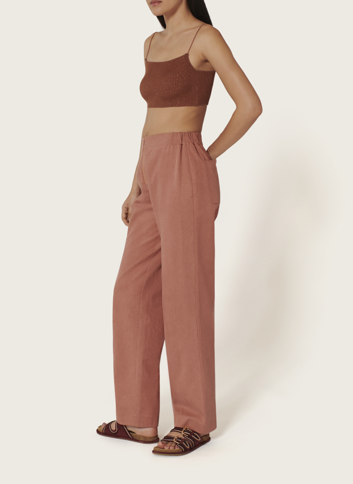 Bandeaubeha van ribtricot met schouderbandjes KARMA KOMA Bruin