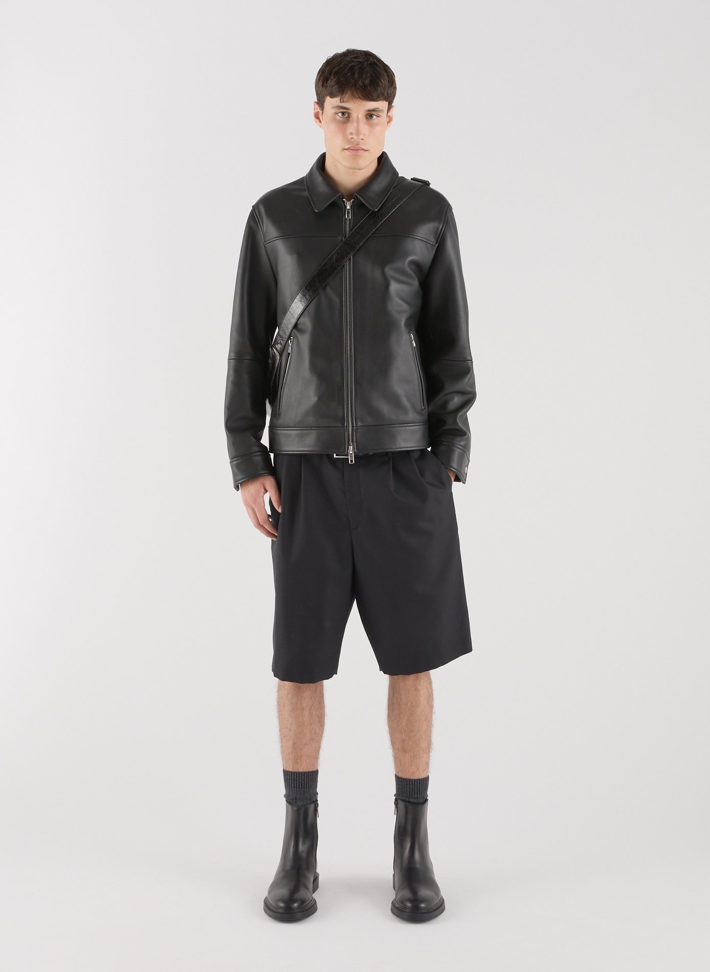 Straight wool Bermuda shorts SAISON 1865 Black