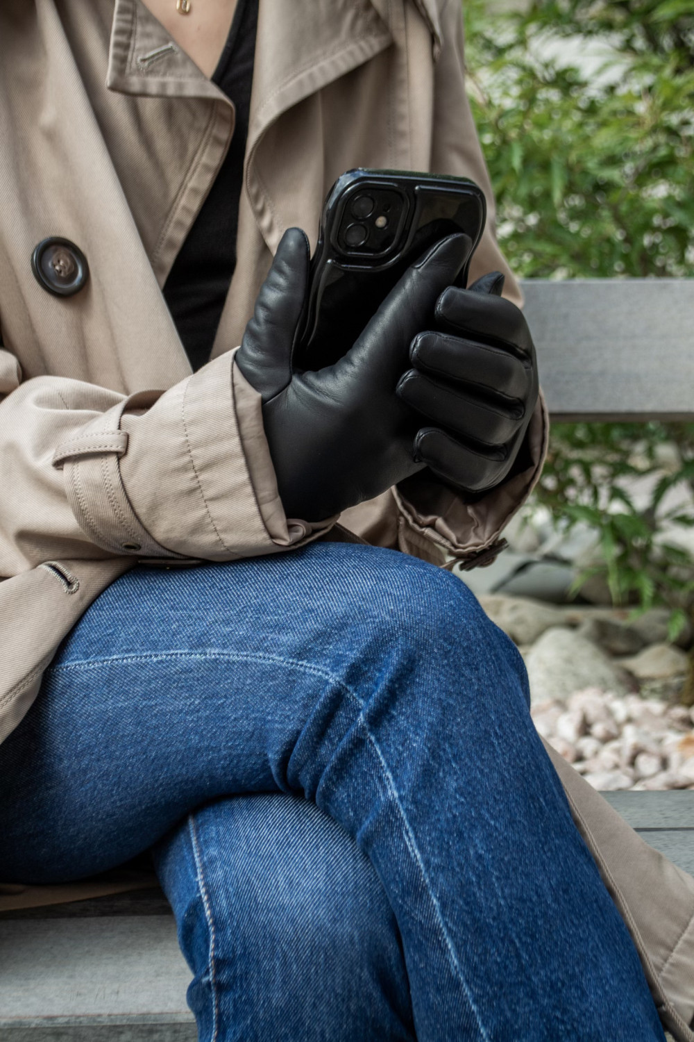 Kate leather gloves lined with cashmere AGNELLE Black