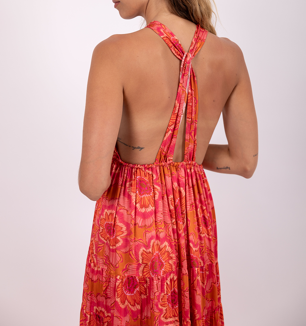 Fließendes langes Wickelkleid mit Mustern SUNDRESS Rosa