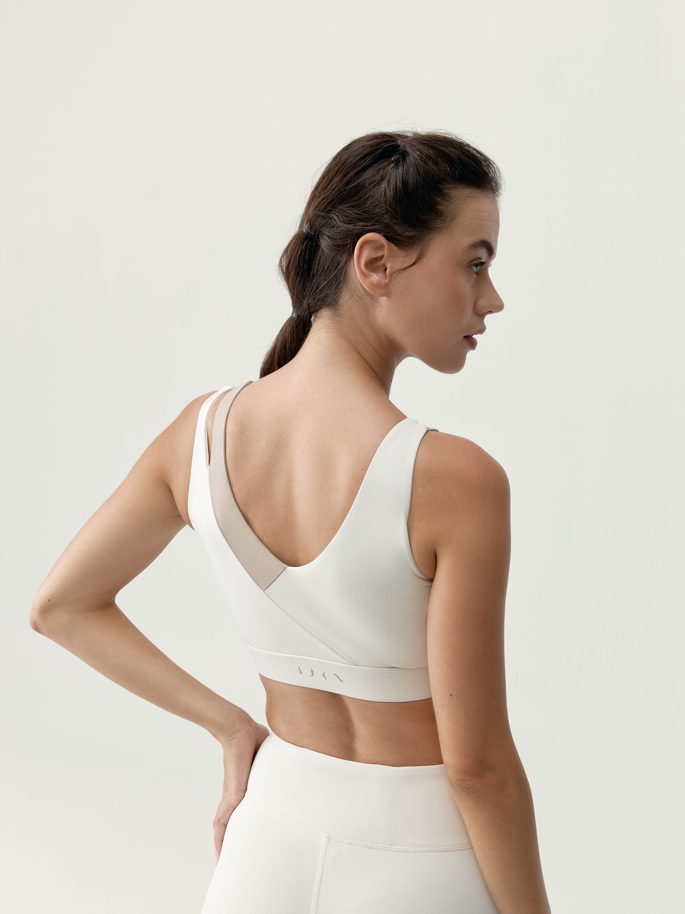 Women's sports bra Omkara medium-high support quick-drying BORN Beige