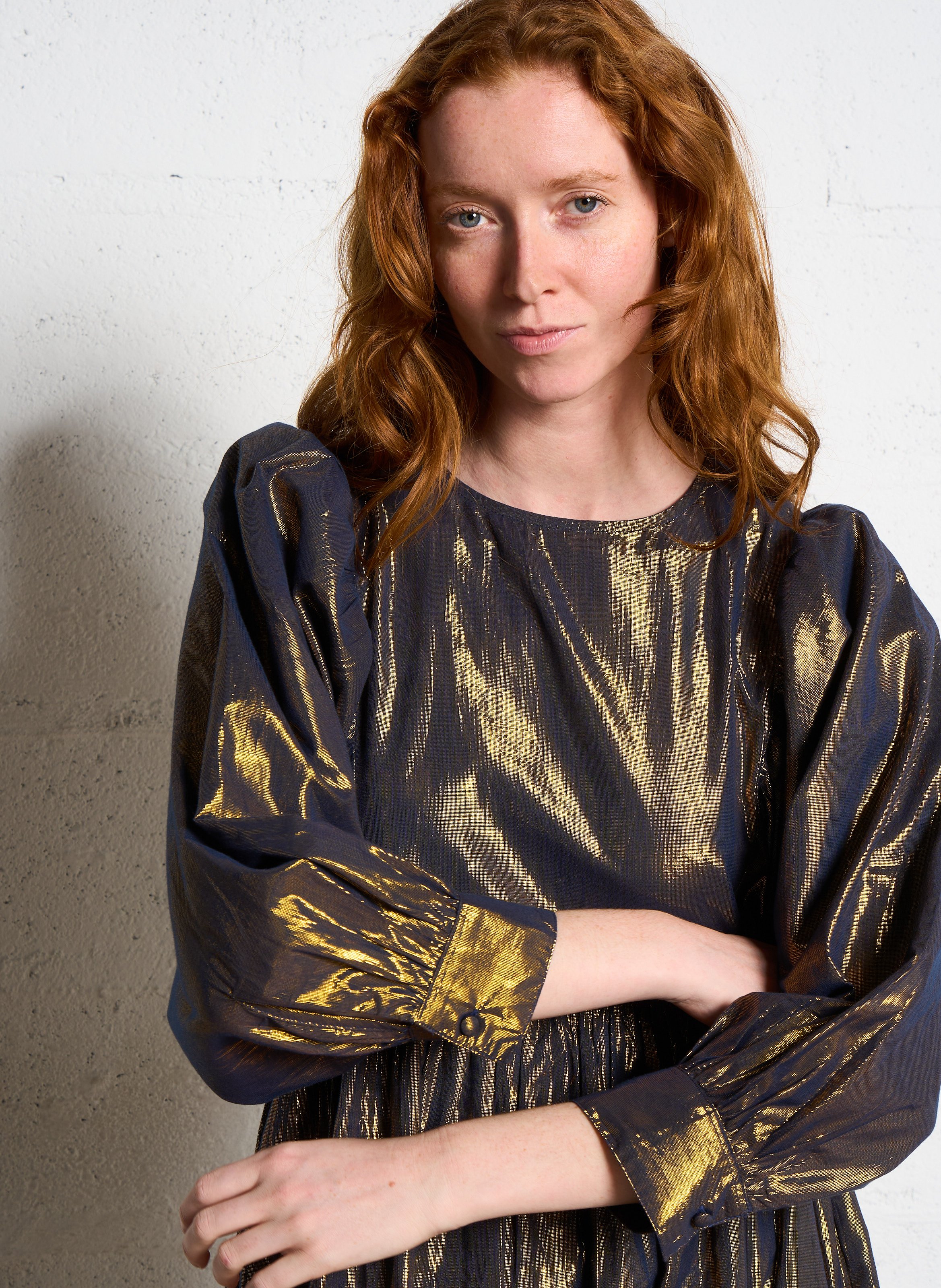 Robe midi métallisée THE TINY BIG SISTER Bleu