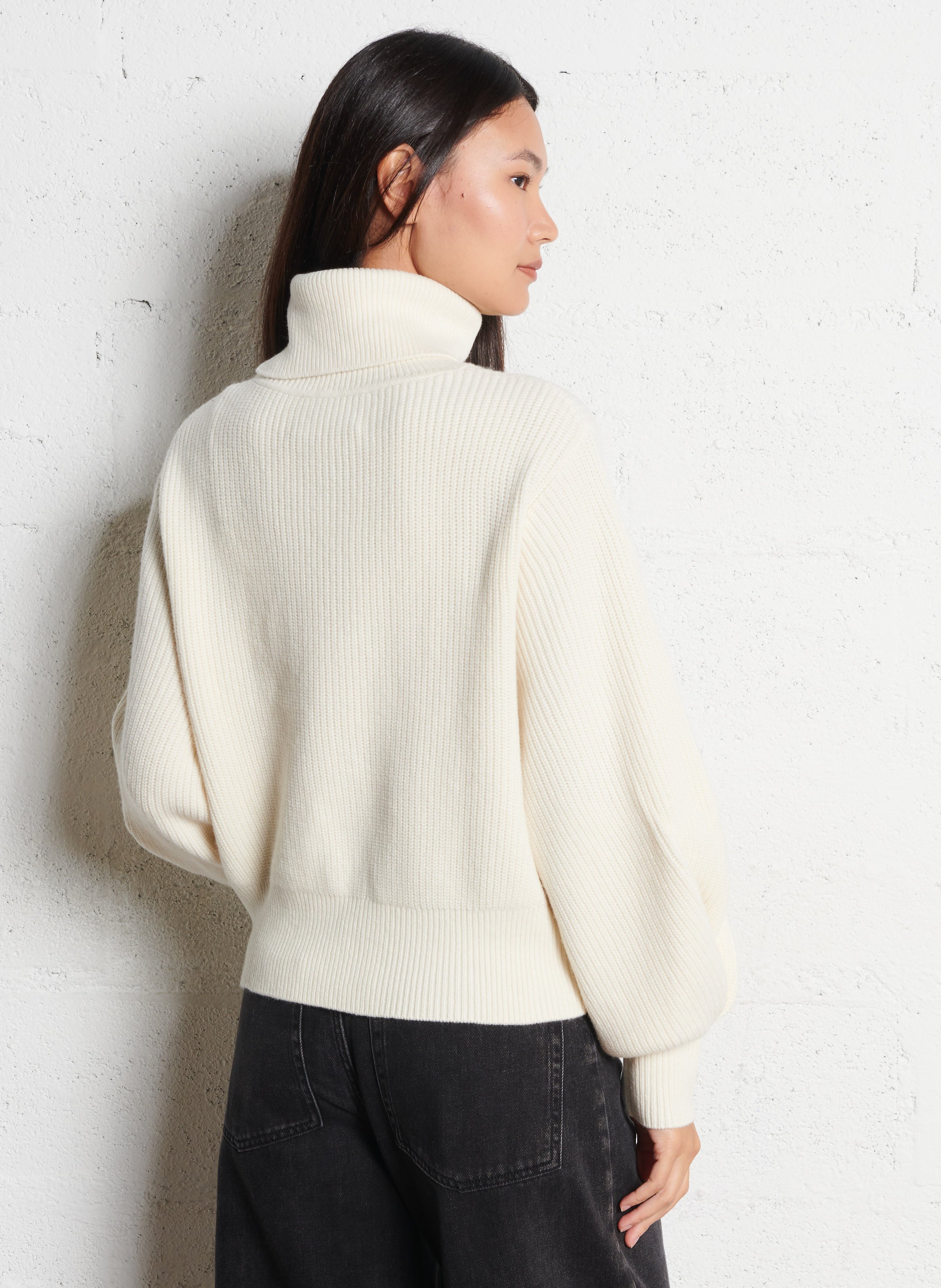 Weiter Rollkragenpullover aus Merinowolle BERENICE Beige