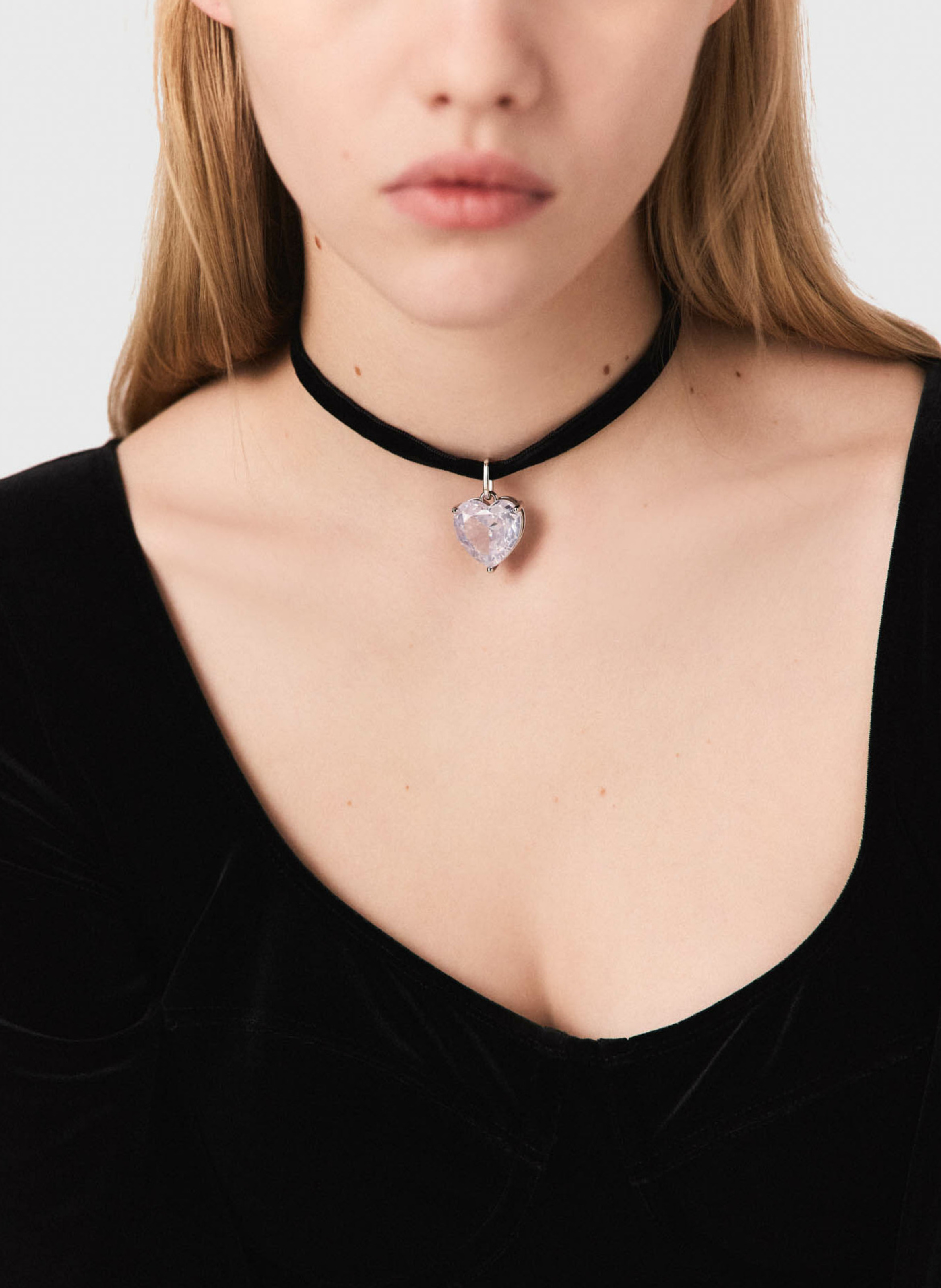 Samtkörper mit Rundhalsausschnitt MAJE Schwarz