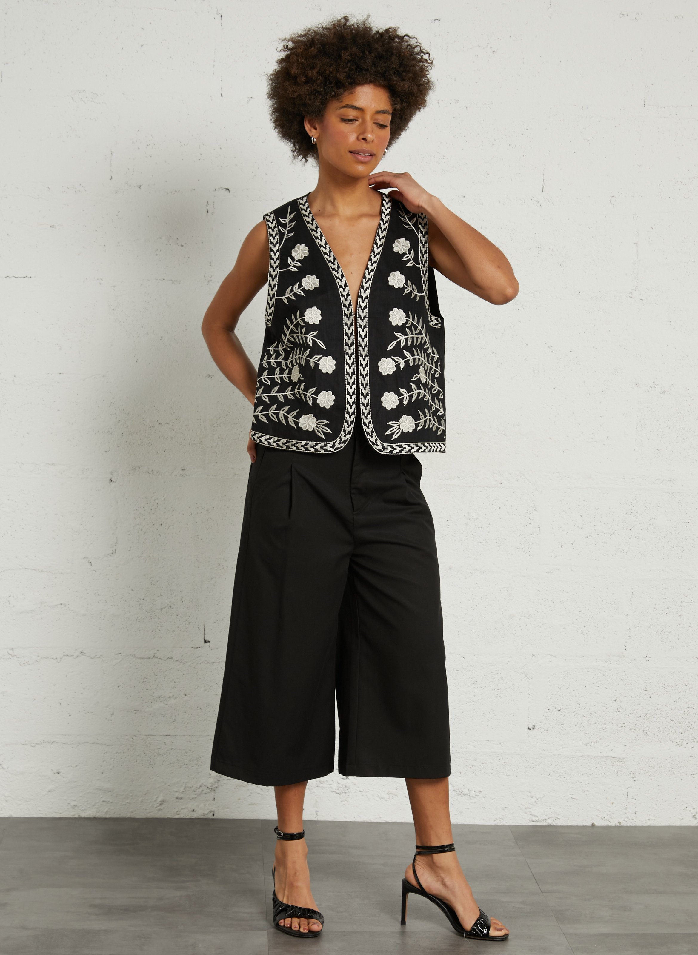 Pantacourt en coton mélangé SEE U SOON Noir