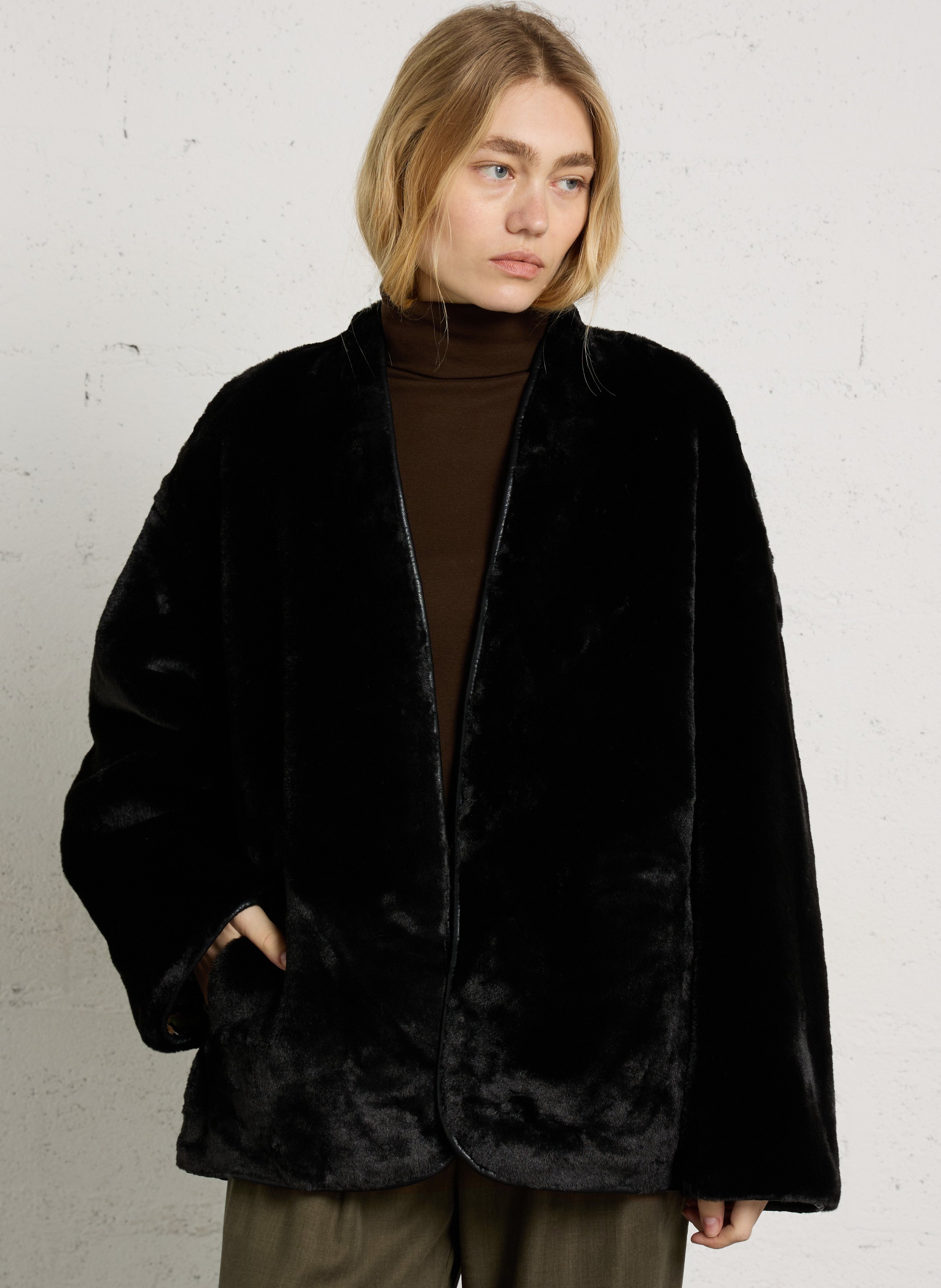 Embroidered straight coat SEE U SOON Black