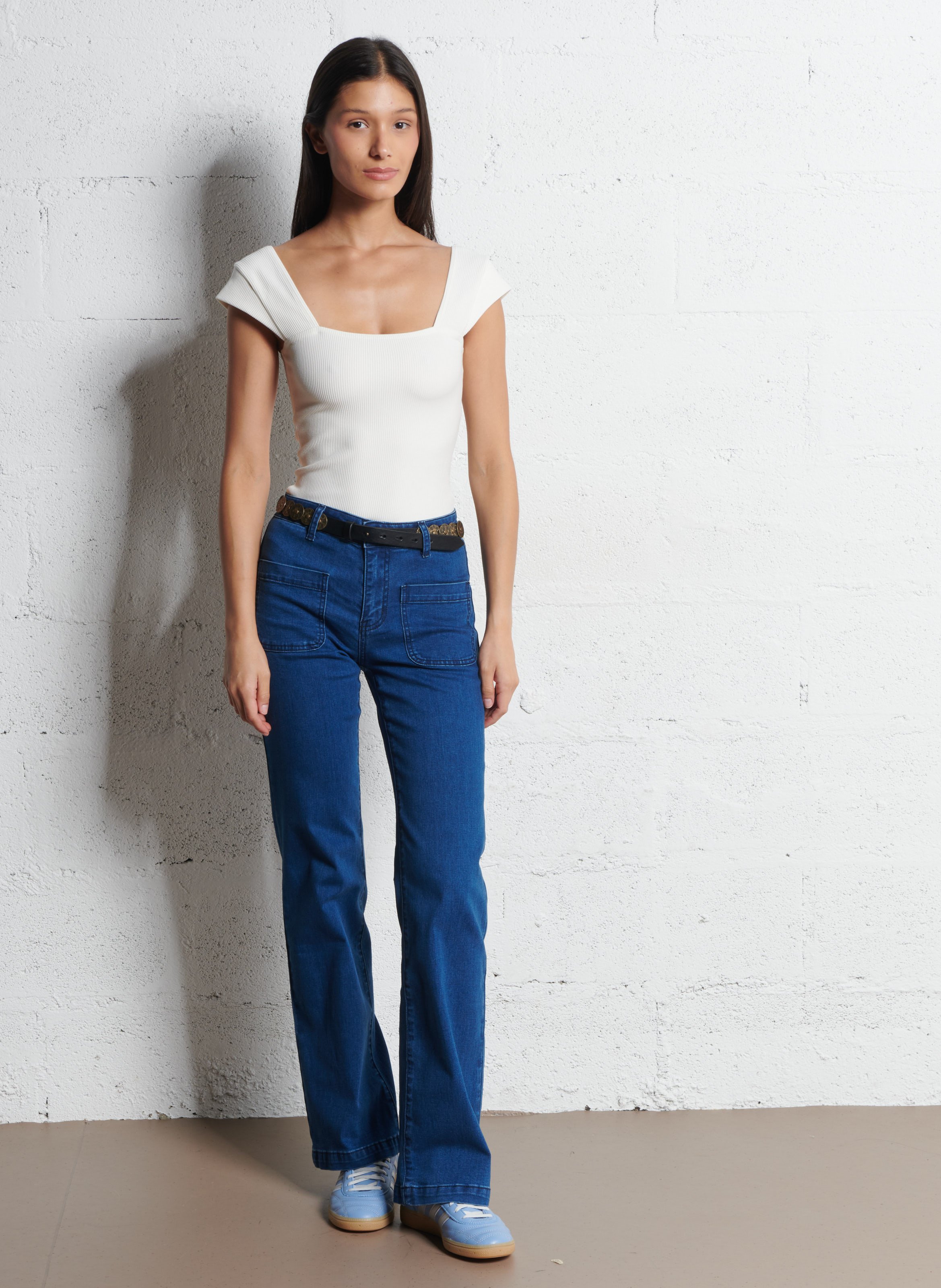 Square-neck body FLAIR Beige