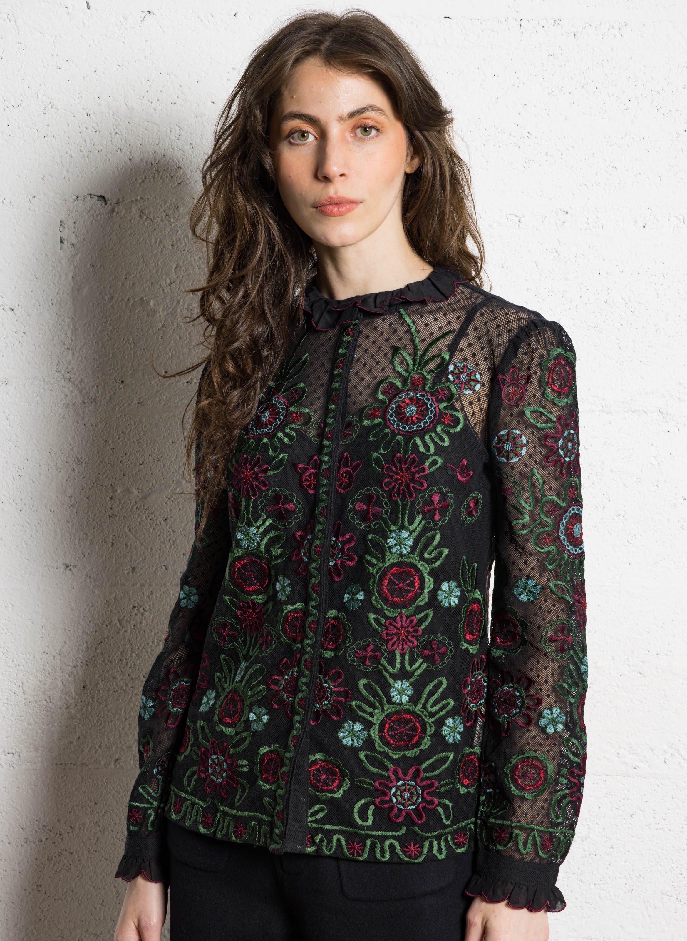 Straight long-sleeved embroidered shirt. ANTIK BATIK Black