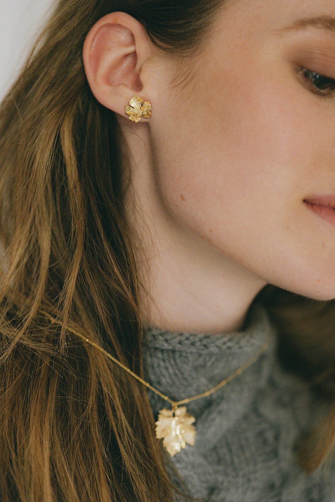 Gold-plated leaf stud earrings Golden