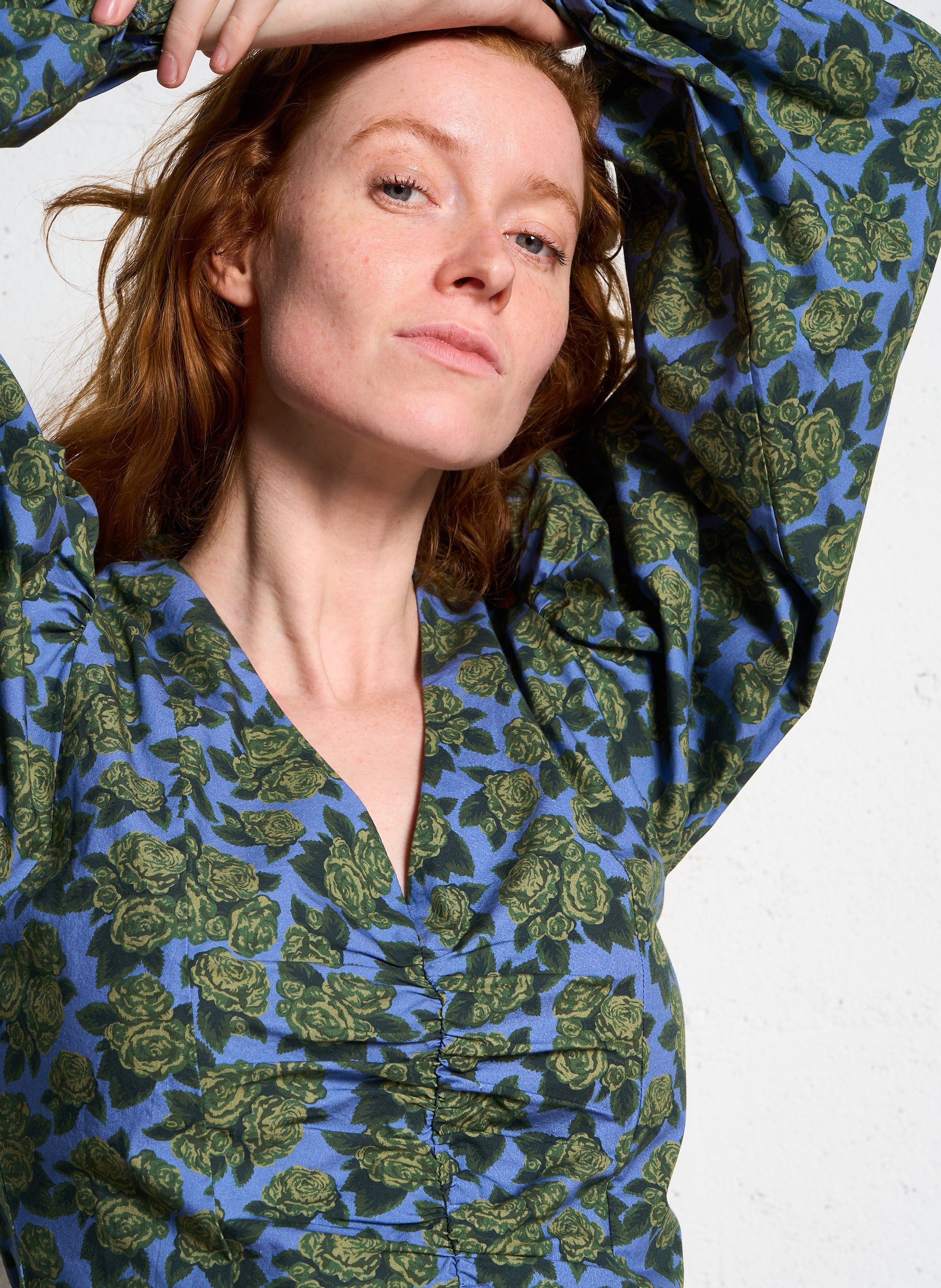 Langes Baumwollkleid mit Print THE TINY BIG SISTER Blau