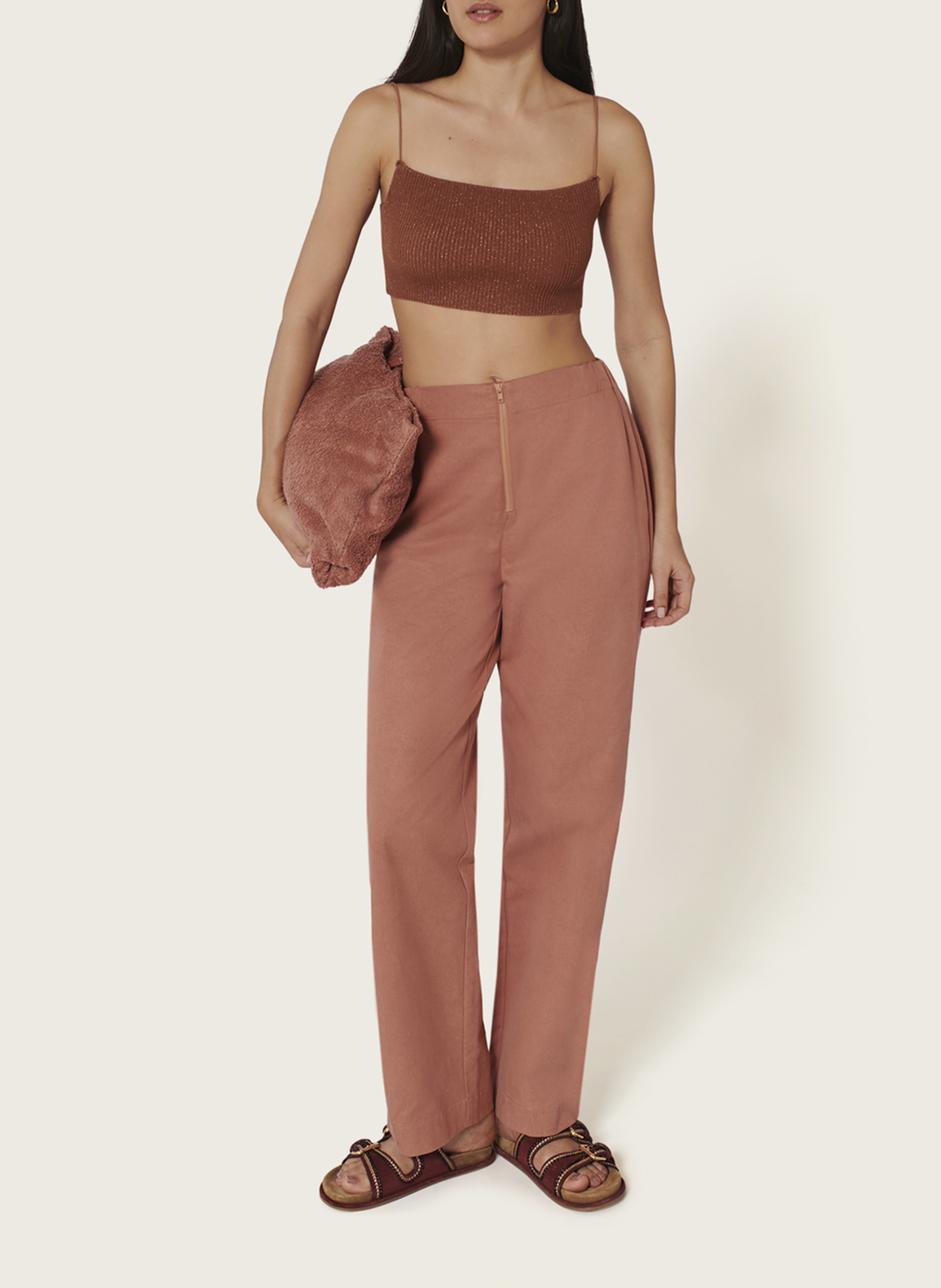 Bandeaubeha van ribtricot met schouderbandjes KARMA KOMA Bruin