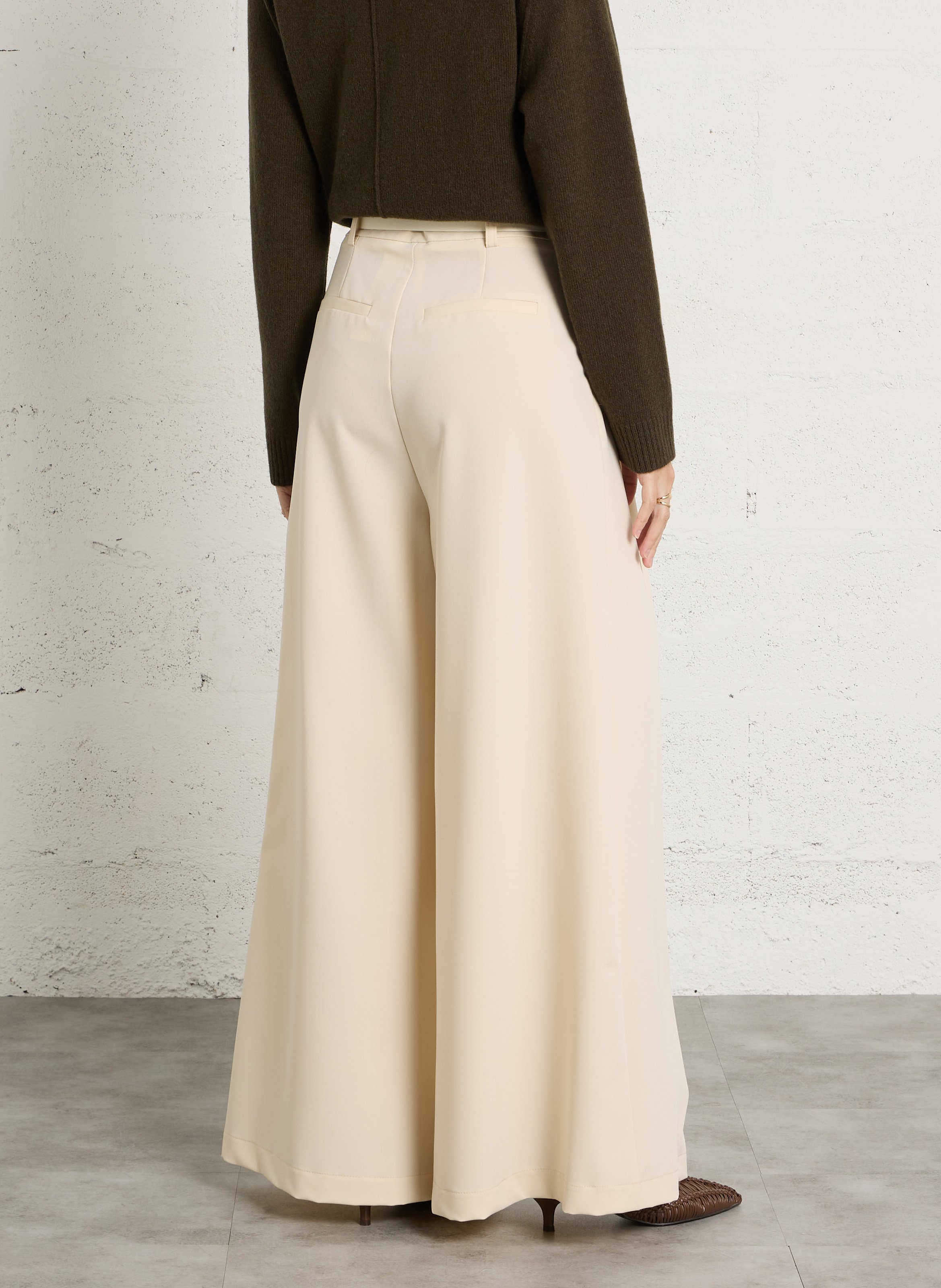 Weite Bundfaltenhose mit Gürtel IMPERIAL Beige