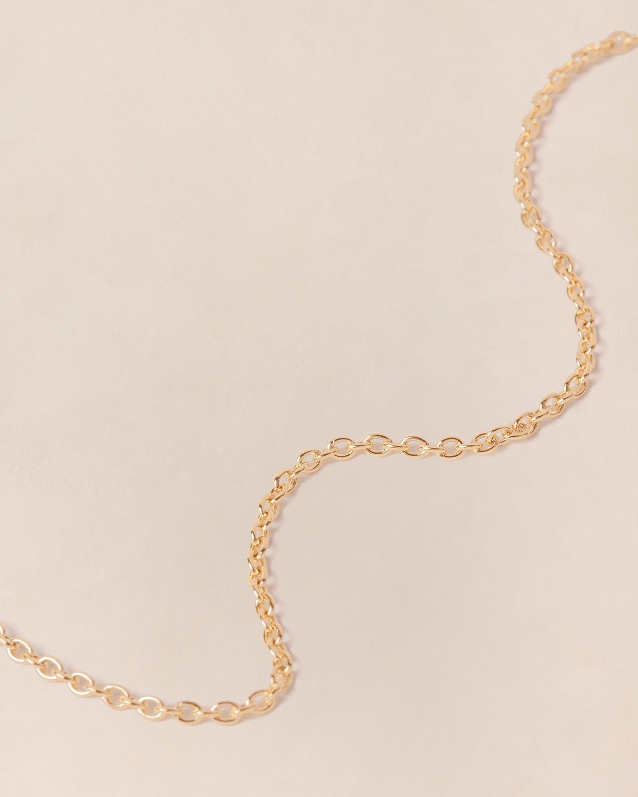 The simple gold chain necklace plated with 24-carat fine gold EMOI EMOI Golden