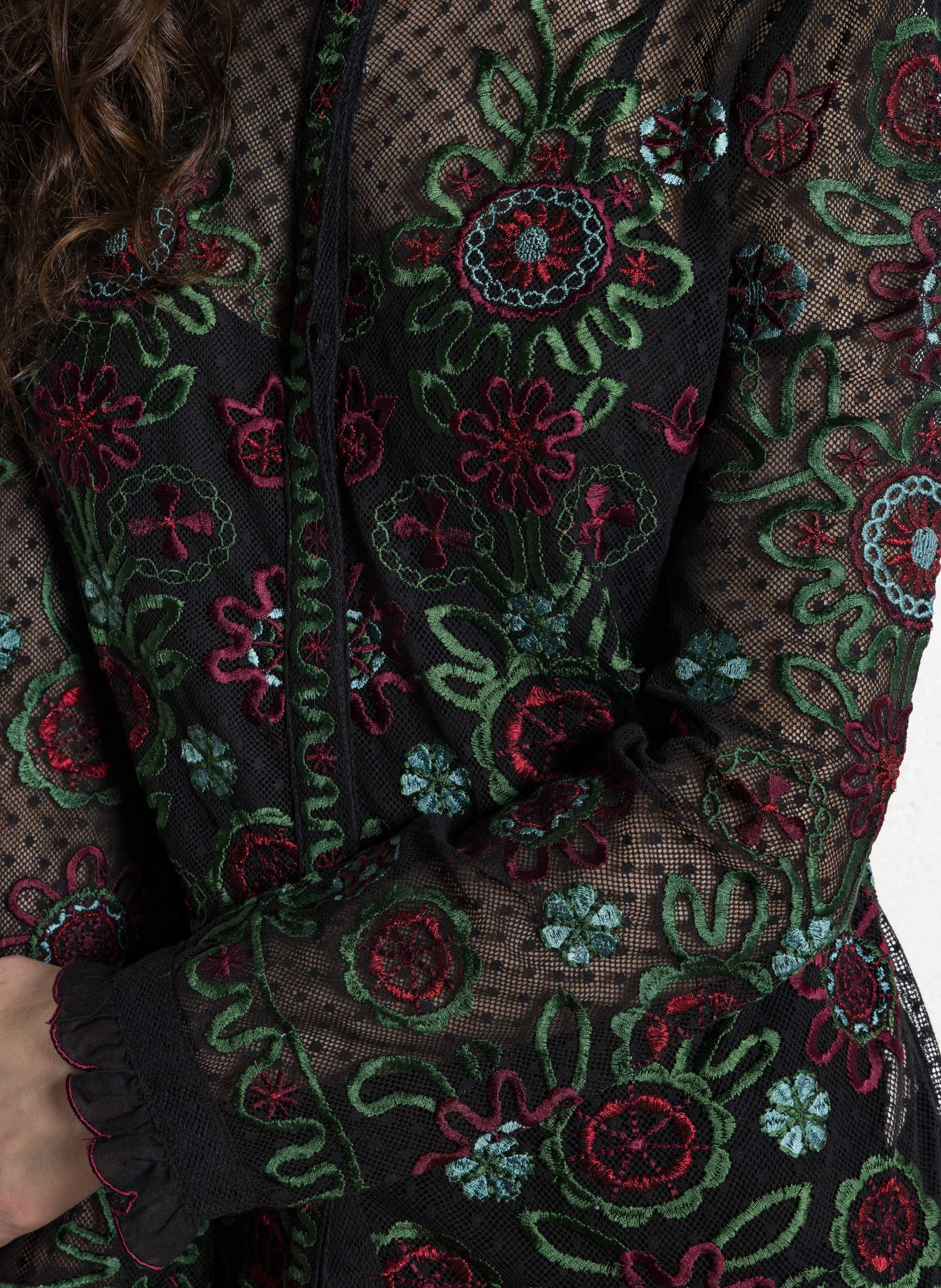 Straight long-sleeved embroidered shirt. ANTIK BATIK Black