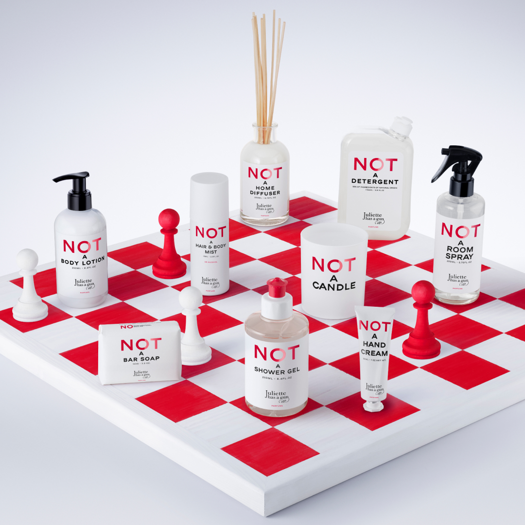 NOT A CANDLE JULIETTE HAS A GUN No color