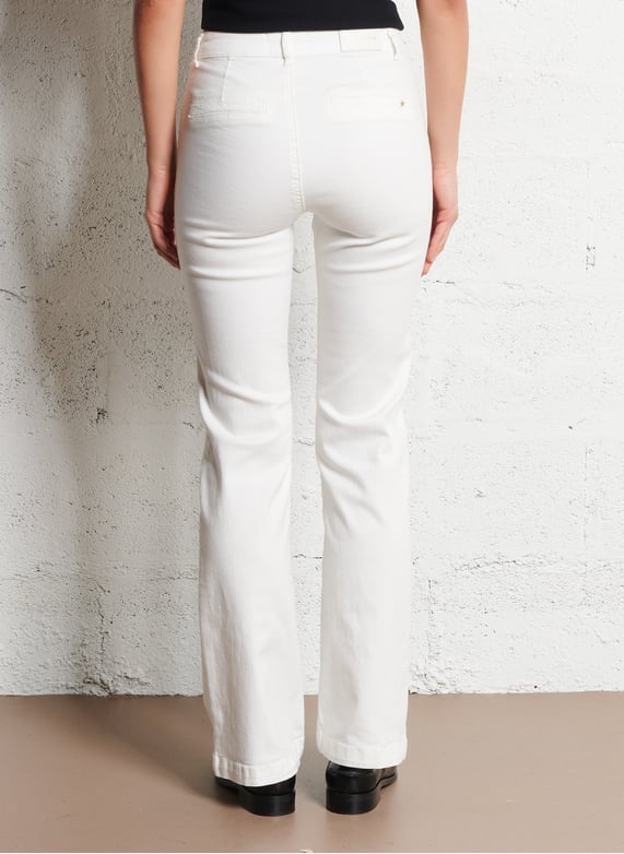 Straight Cut Jeans aus Stretch-Baumwolle | Beige by LA PETITE ETOILE Straight Cut Jeans aus Stretch-Baumwolle Beige