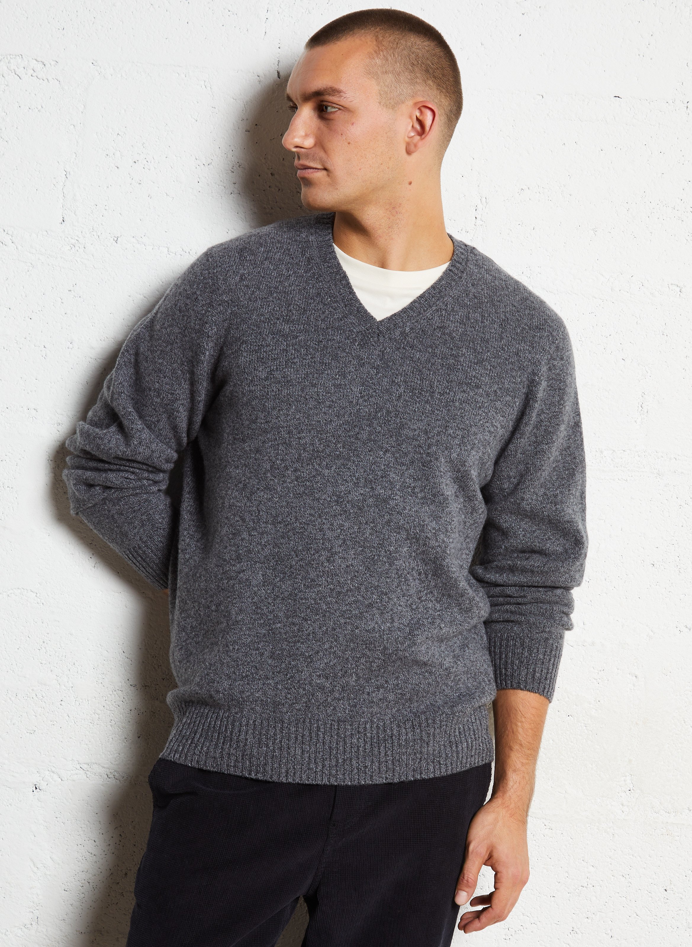 Rechte, wollen trui met V-hals HARTFORD Grijs
