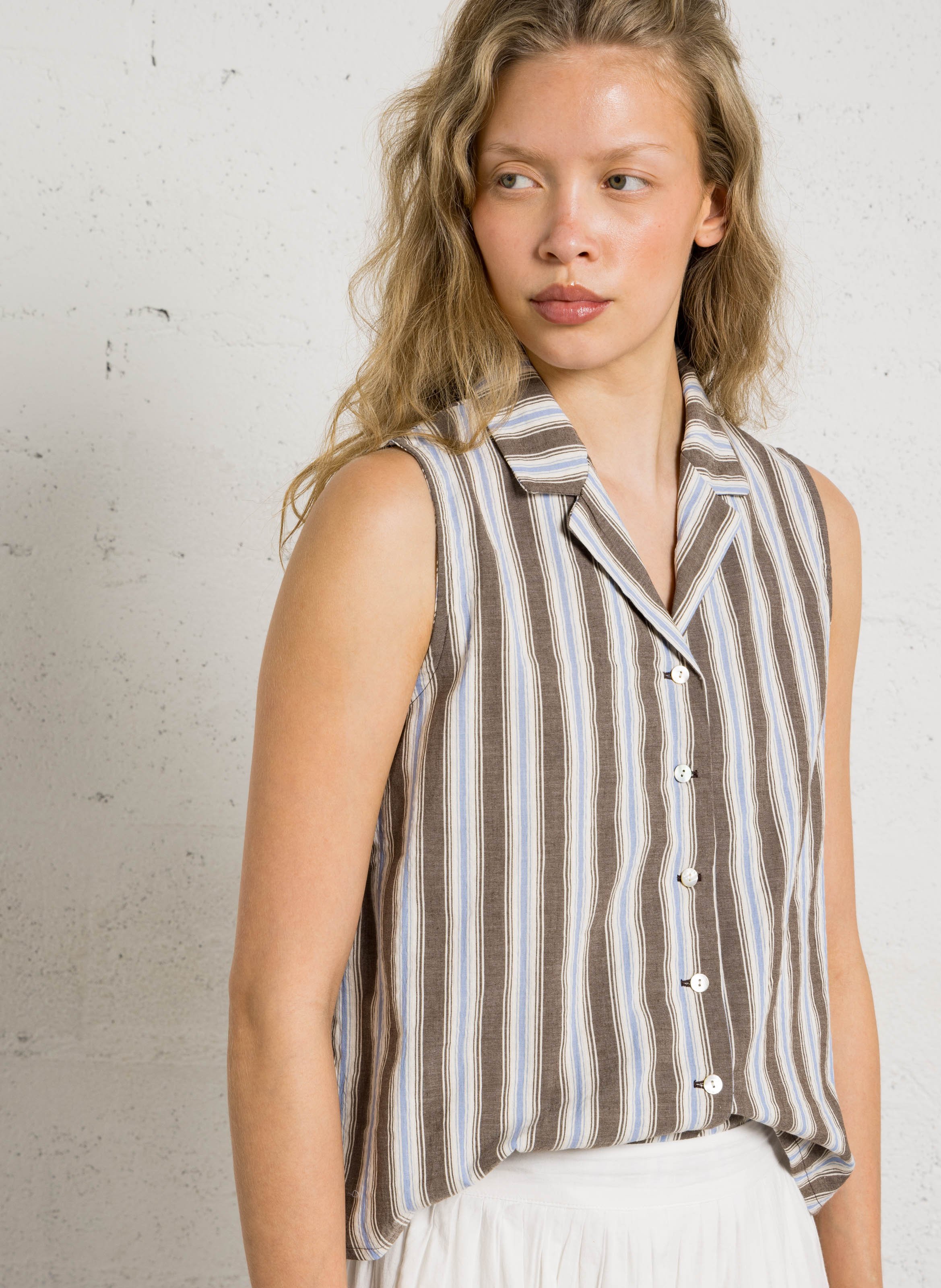 Ärmelloses gestreiftes Hemd aus Baumwollmischung HOD PARIS Braun