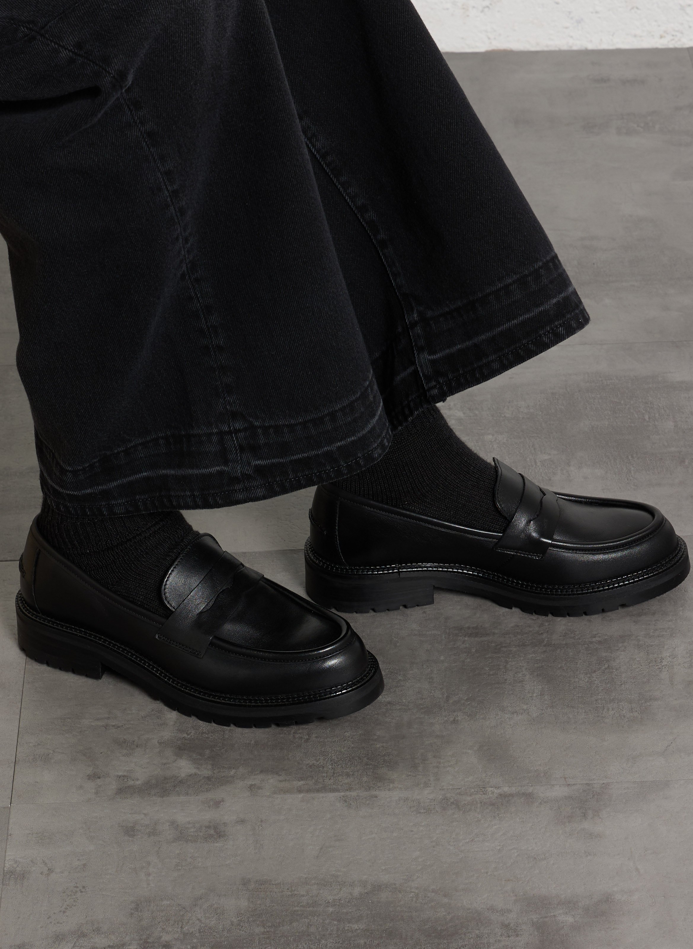 Plain leather loafers MELLOW YELLOW Black