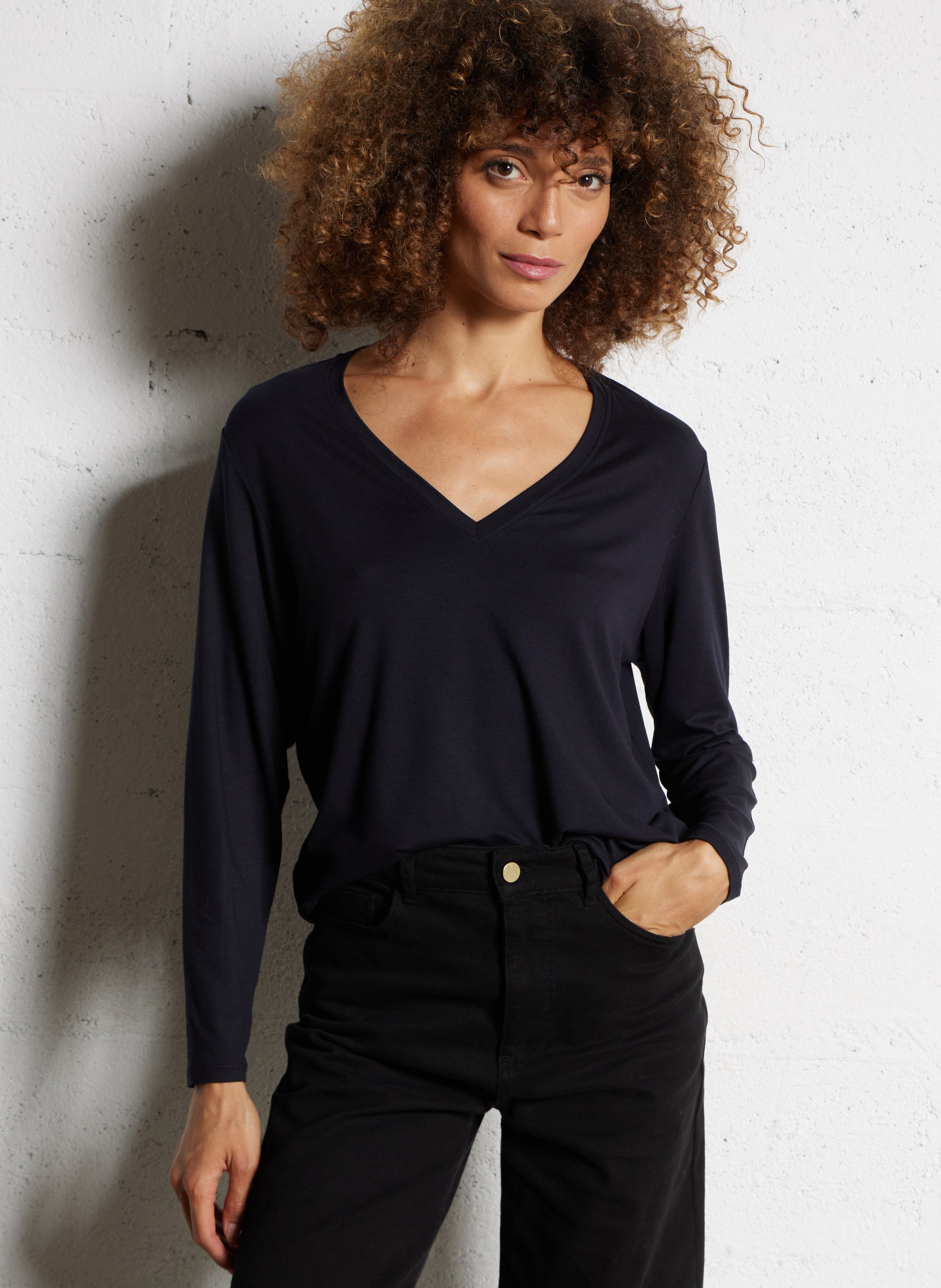 Tee-shirt droit col V MAJESTIC FILATURES