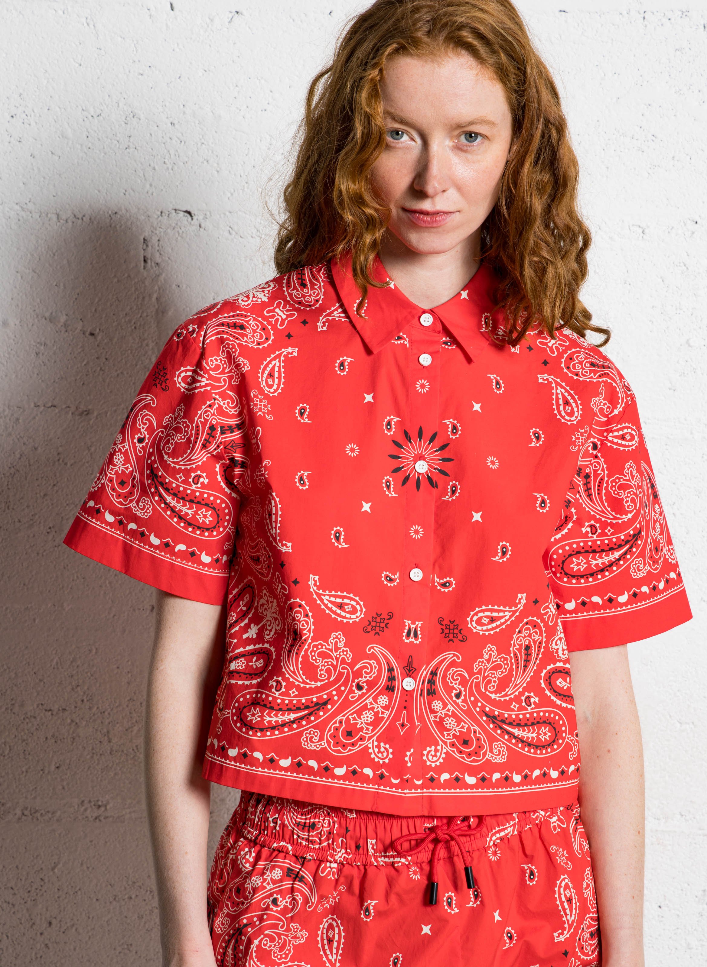 Recht overhemd van biokatoen met klassieke kraag SUNCOO Rood