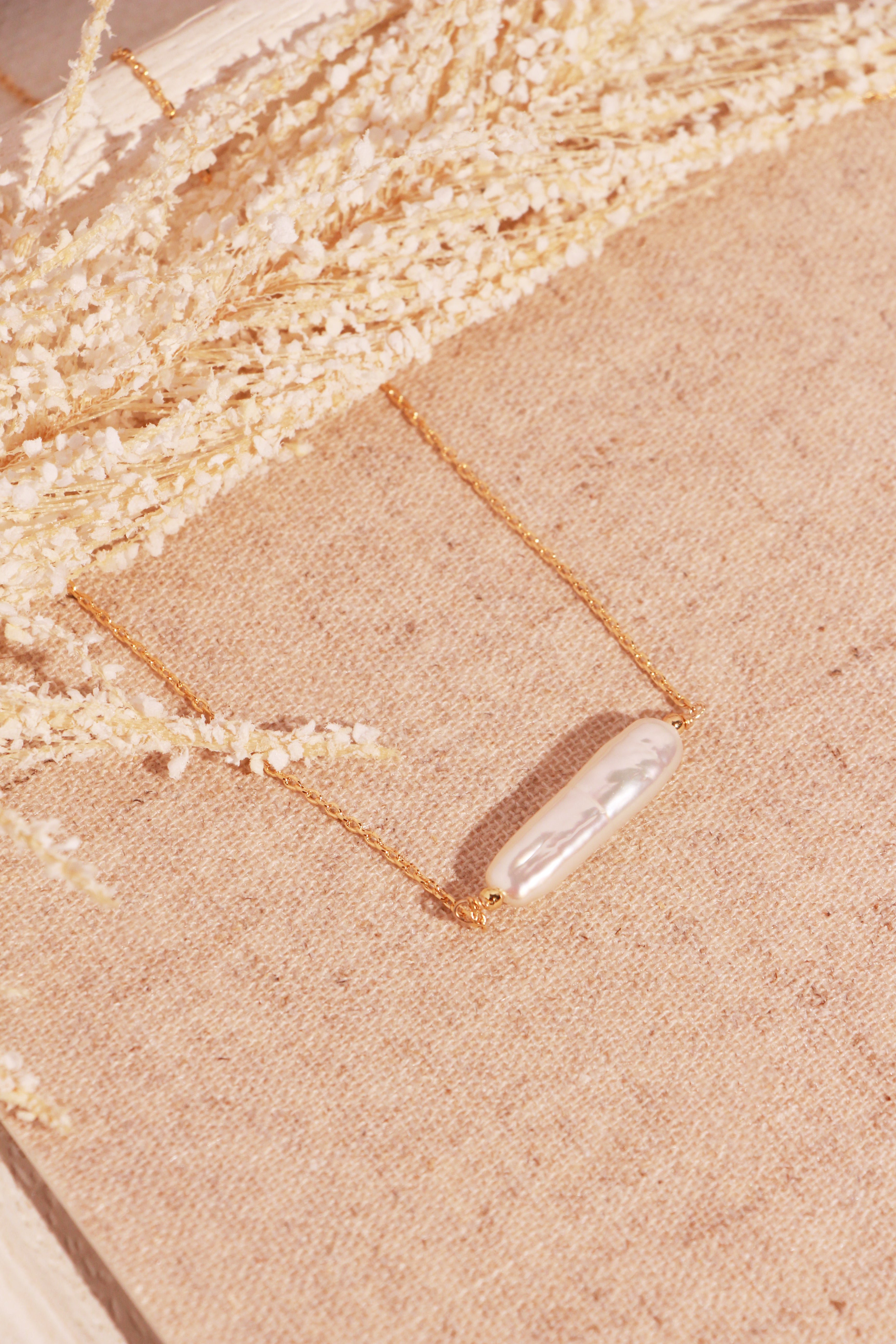 Medallion mira NILAI Golden