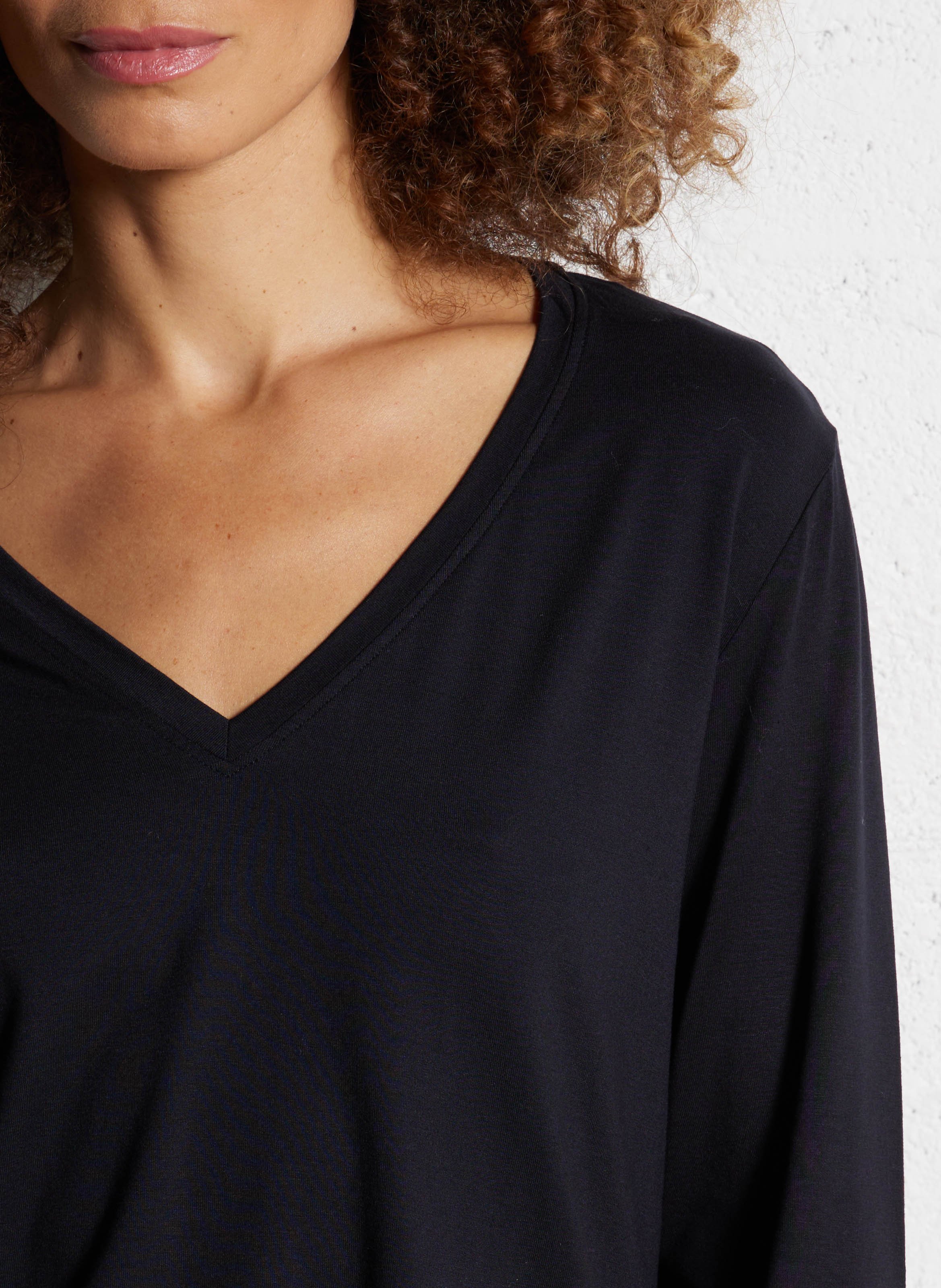 Tee-shirt droit col V MAJESTIC FILATURES Bleu