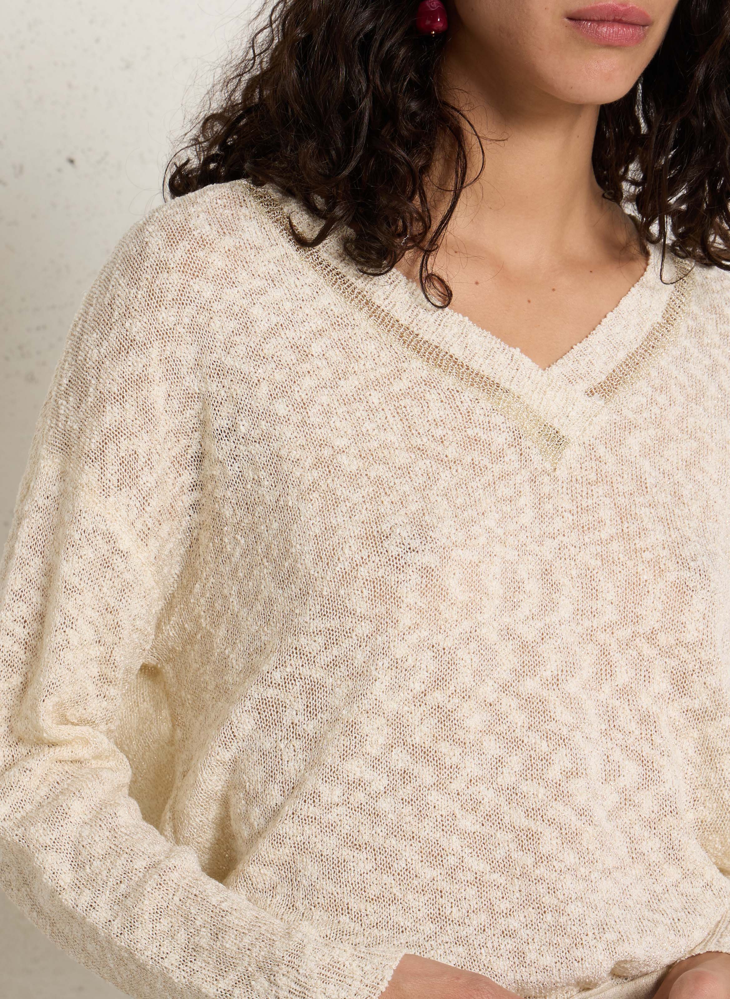 Weiter Strickpullover mit V-Ausschnitt mit Metallic-Effekt SEE U SOON Weiss