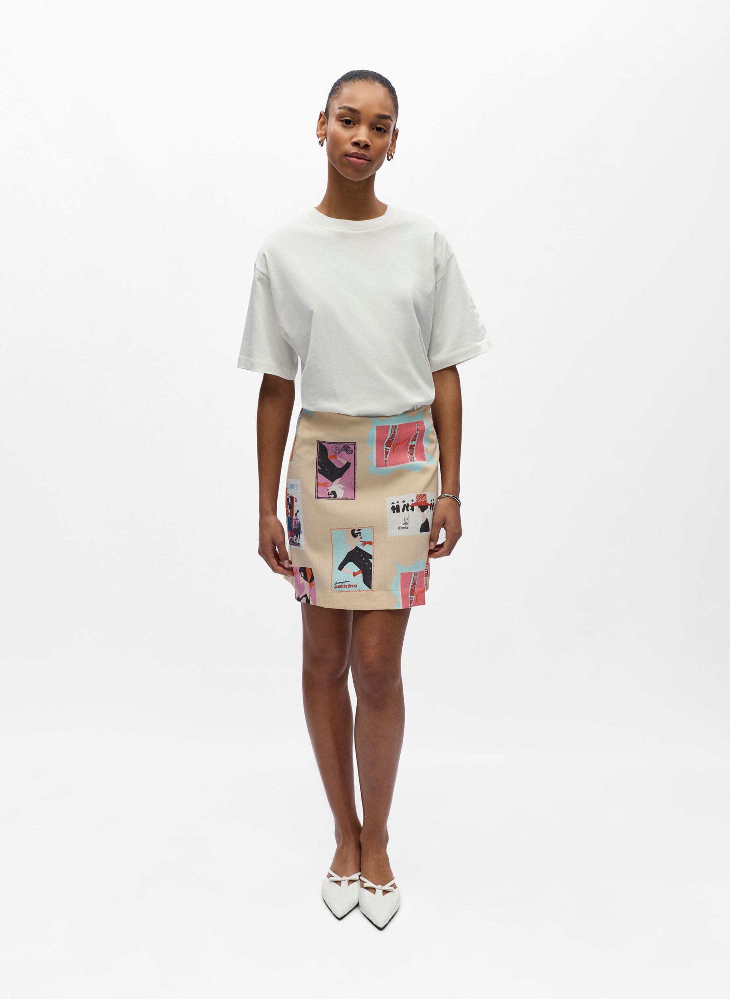 Falda corta acampanada con estampados OBJECT Beige