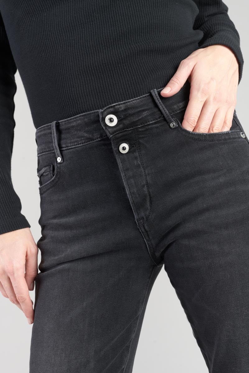 Straight jeans, 7/8 length LE TEMPS DES CERISES Black