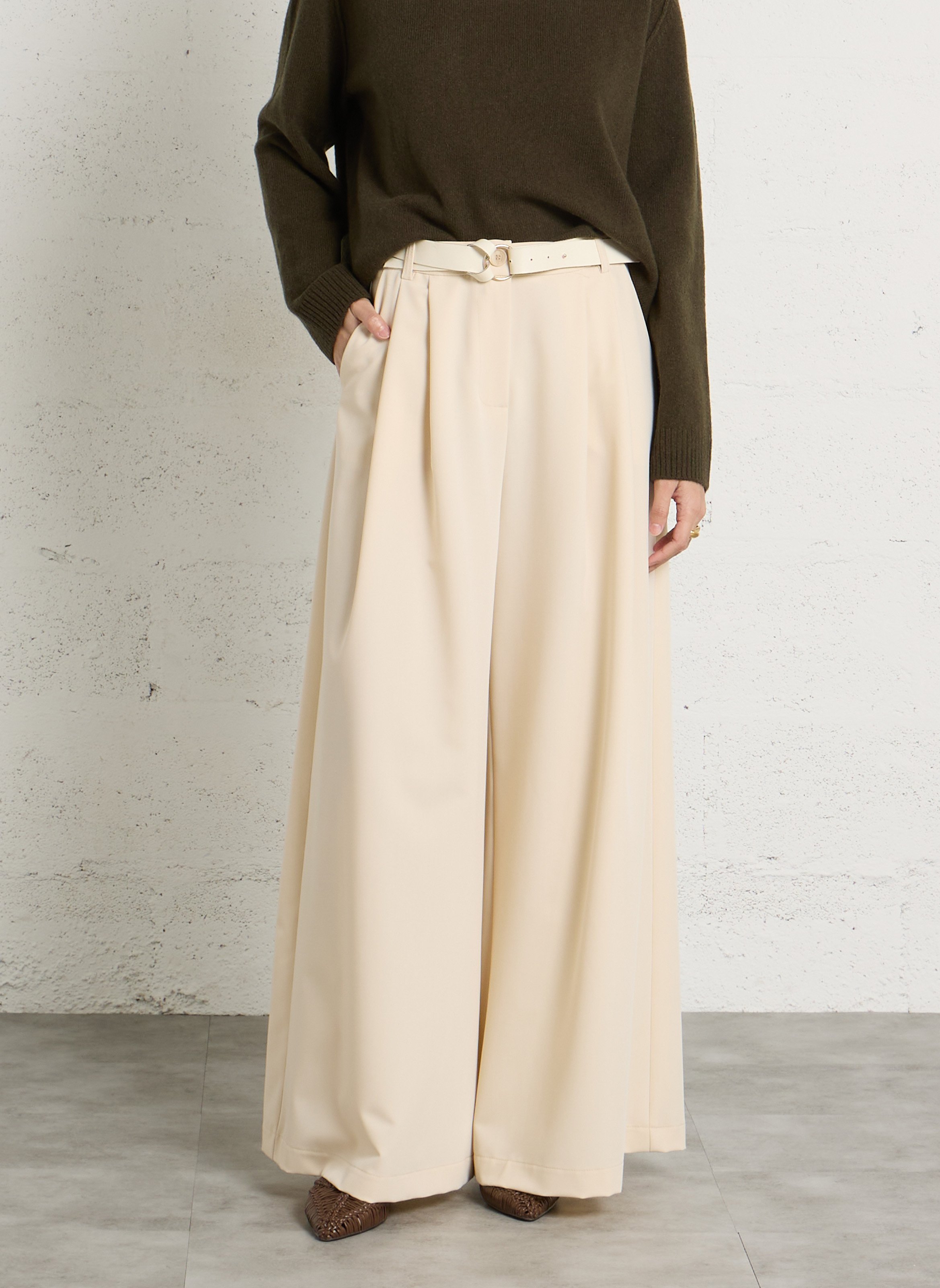 Weite Bundfaltenhose mit Gürtel IMPERIAL Beige