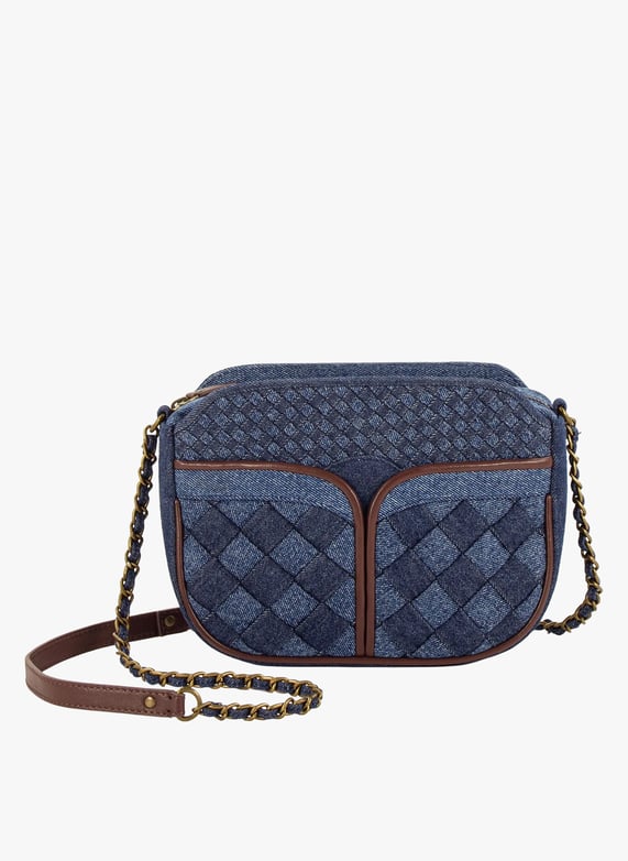 Denim tassen zijn helemaal on trend en dit zijn onze 6 favorieten Denim tassen zijn helemaal on trend en dit zijn onze 6 favorieten