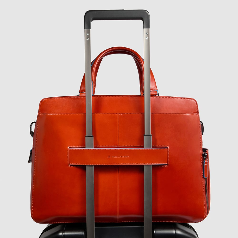 Customizable computer bag with shockproof protection and RFID protection, umbrella pocket PIQUADRO Brown