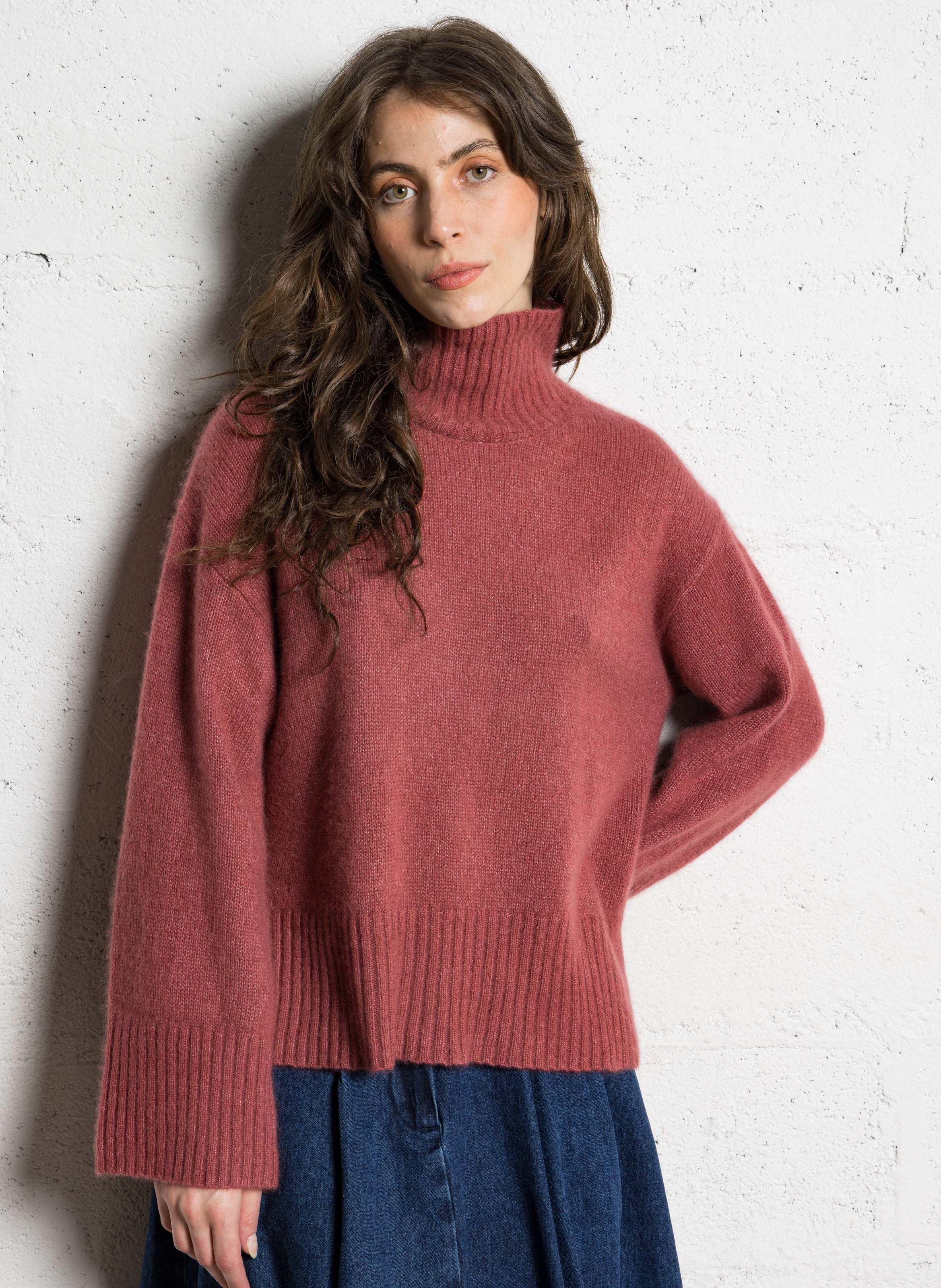 Weiter Rollkragenpullover aus Kaschmir und Seide RUE DE TOKYO