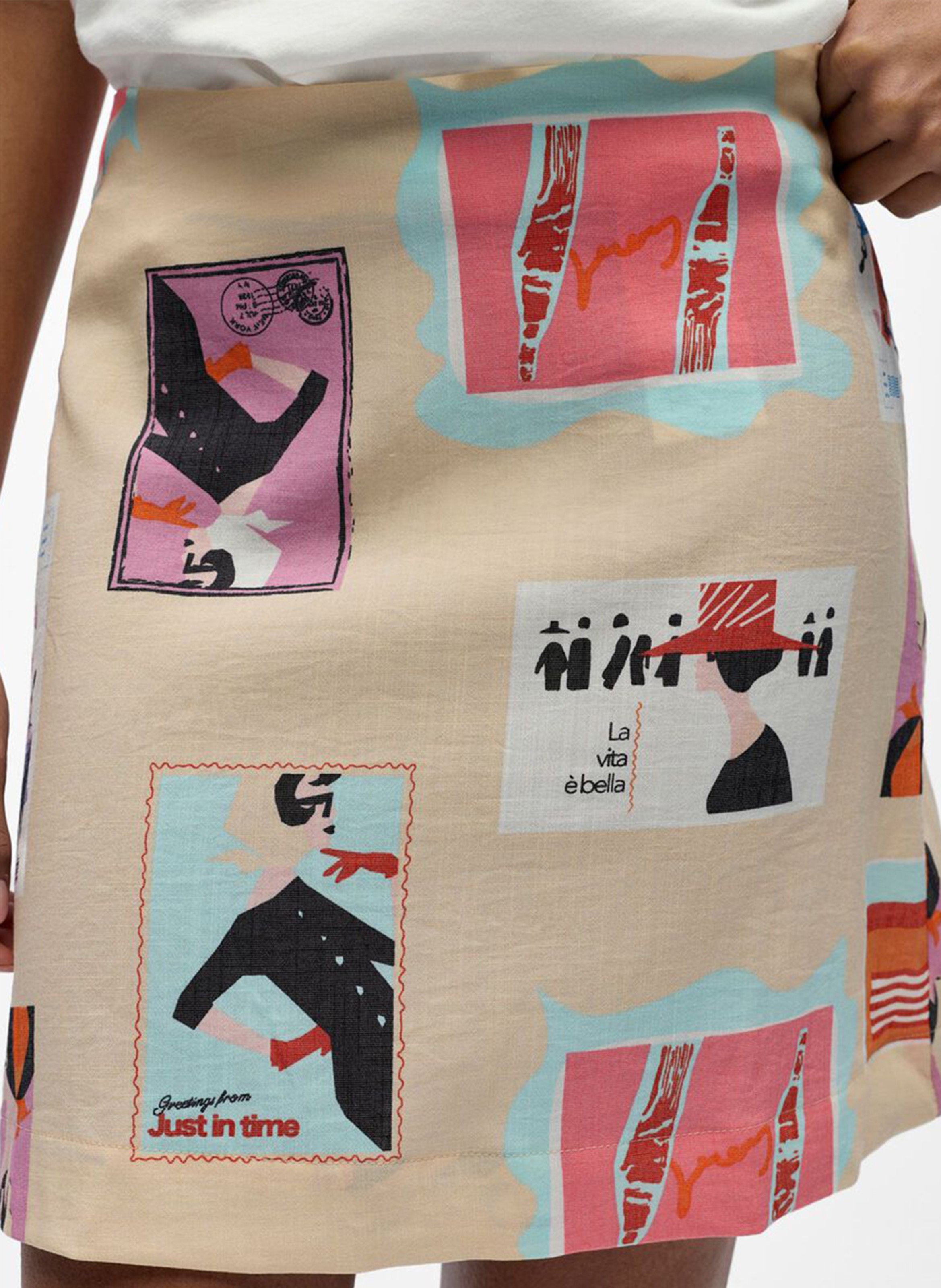 Falda corta acampanada con estampados OBJECT Beige