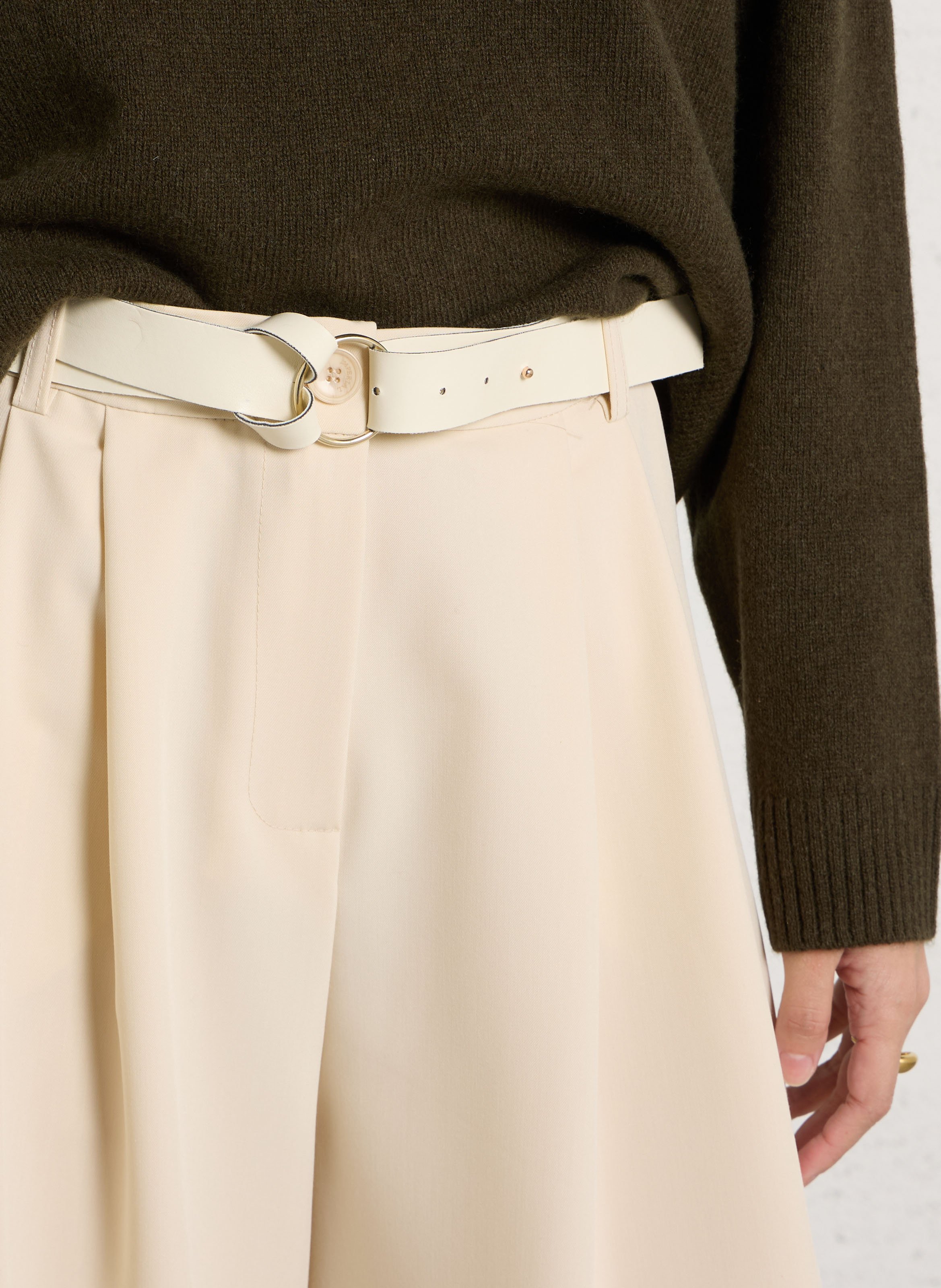 Weite Bundfaltenhose mit Gürtel IMPERIAL Beige