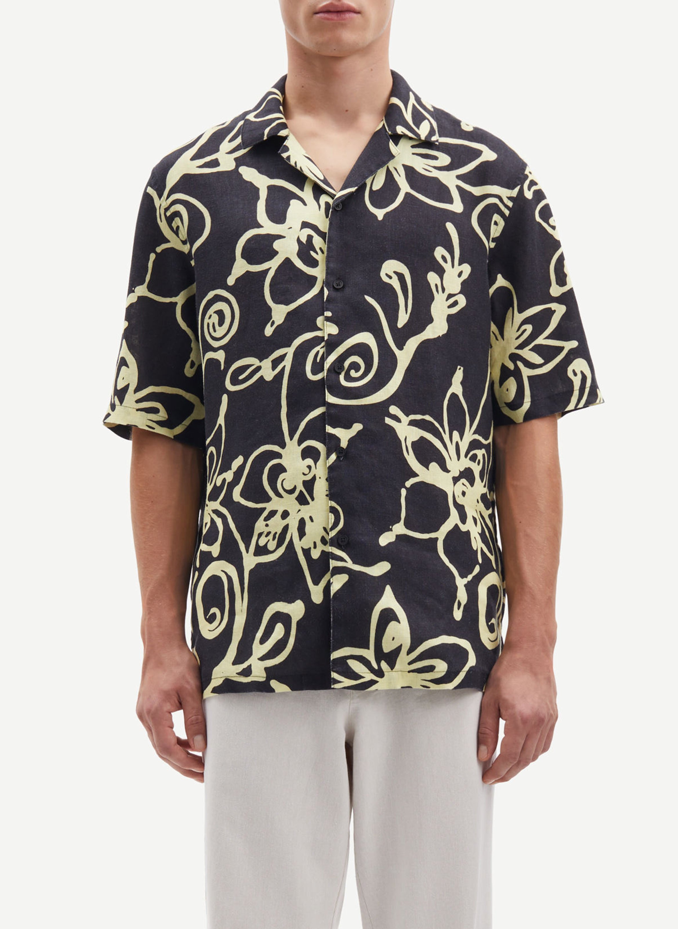 Weite Hemdbluse mit Reverskragen aus bedruckter Leinenmischung SAMSOE SAMSOE Schwarz