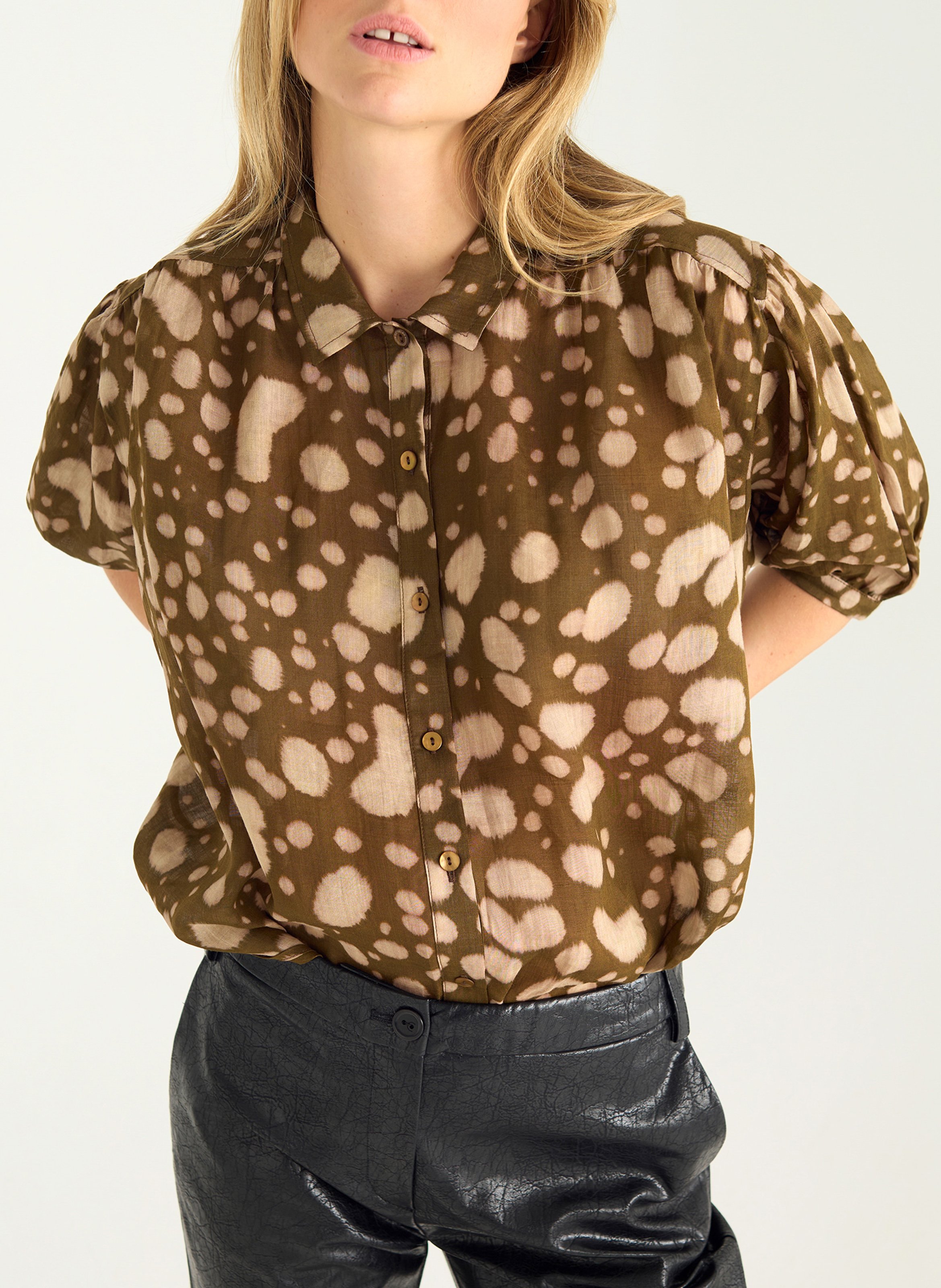 Short loose-fitting blouse with patterns COTELAC Brown