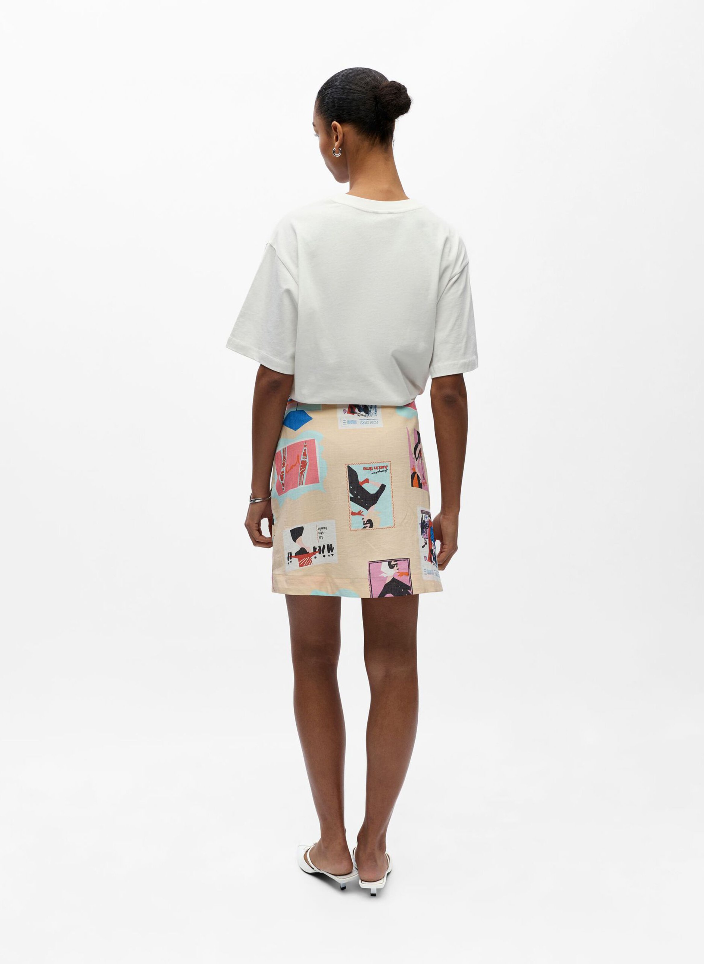 Falda corta acampanada con estampados OBJECT Beige