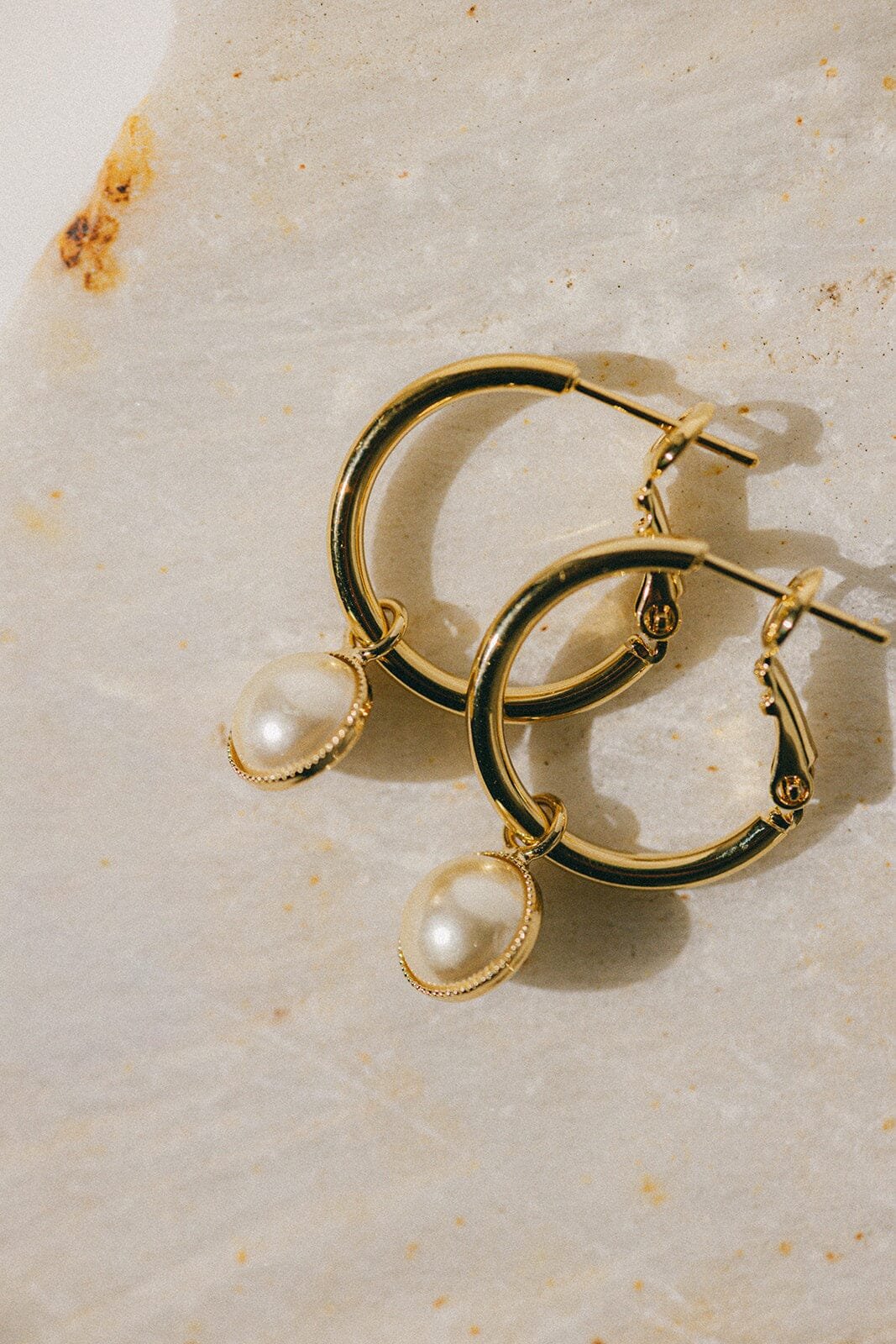 Small silver-plated hoop earrings with pearls MONSIEUR SIMONE Golden