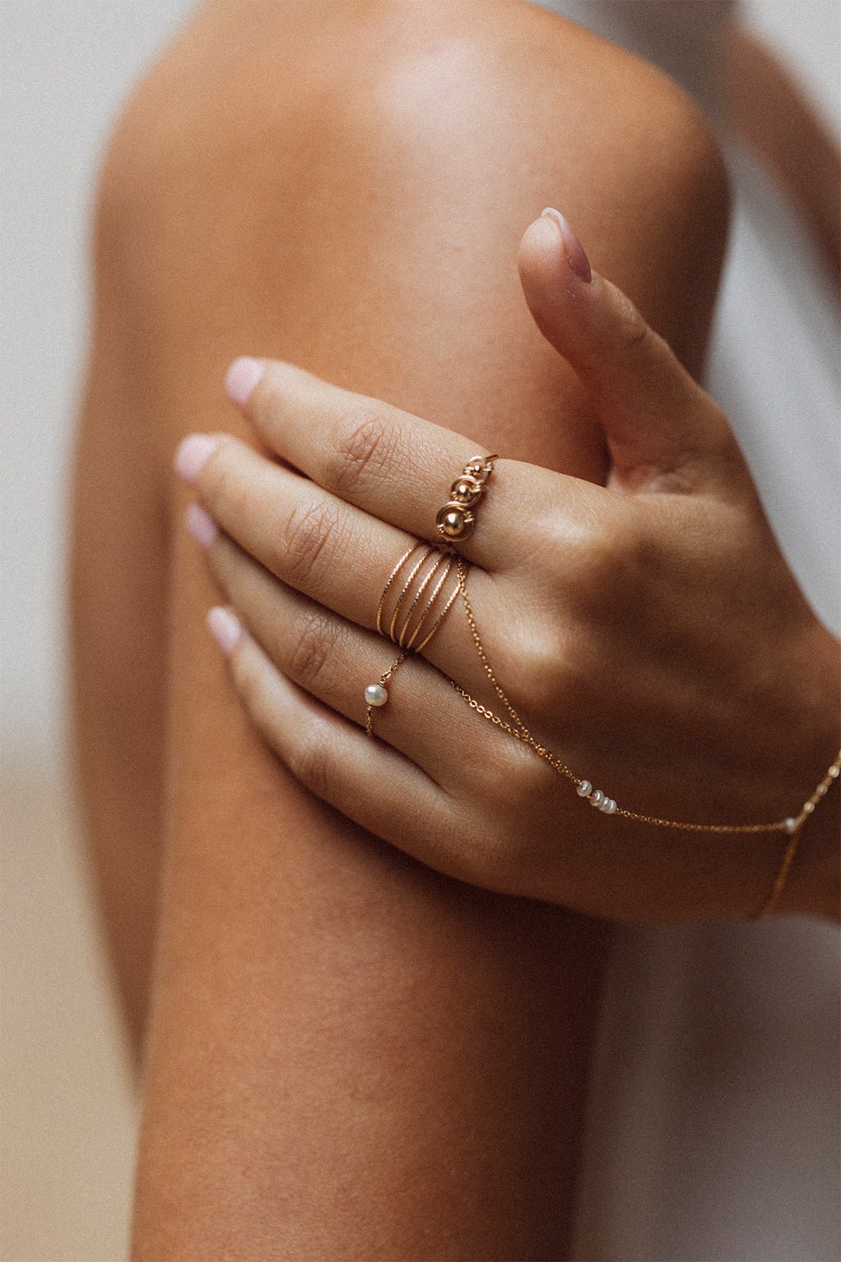 Tea Hand Jewelry Pearls YAY White