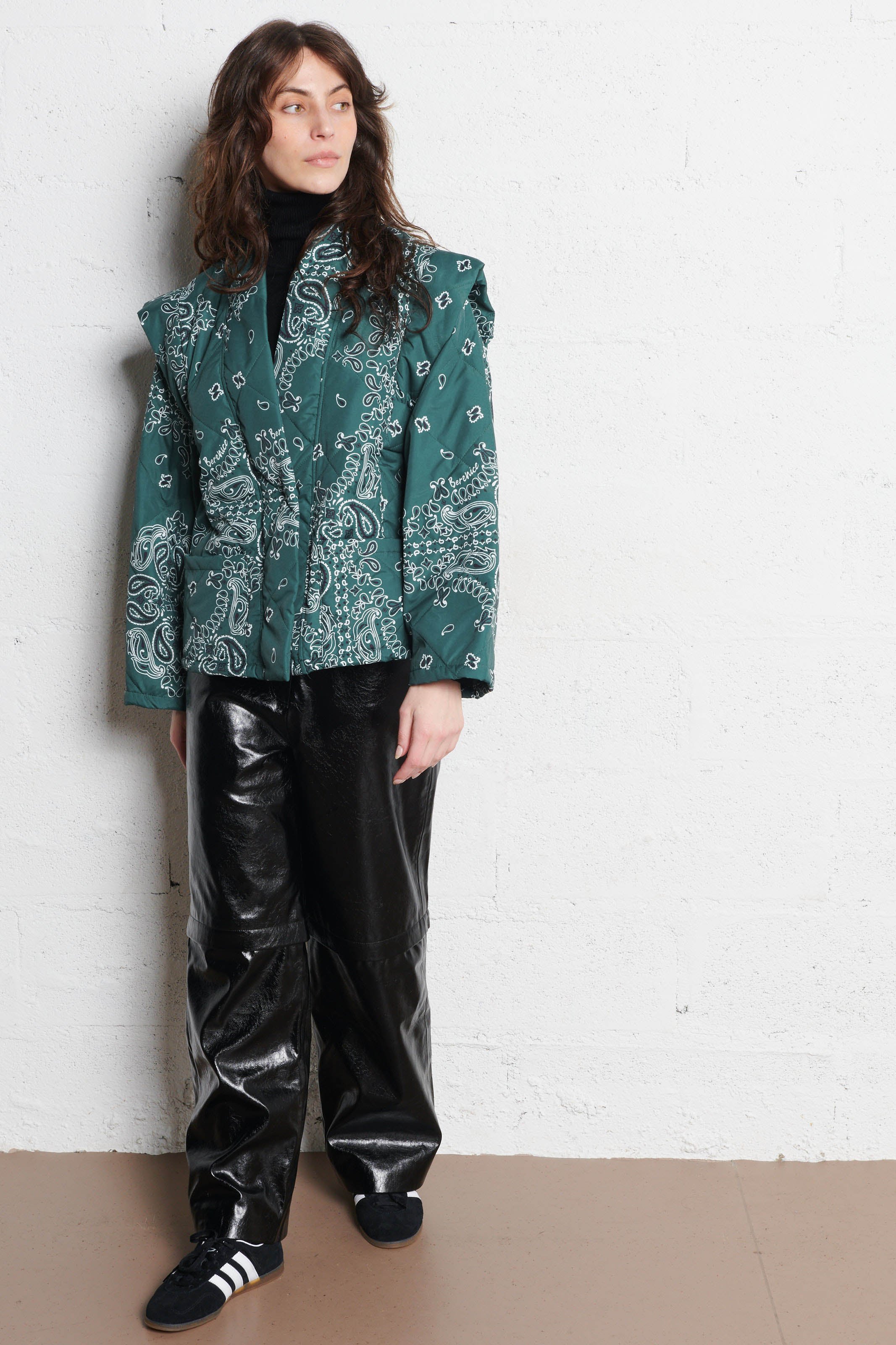 Pull moulant col roulé  Noir