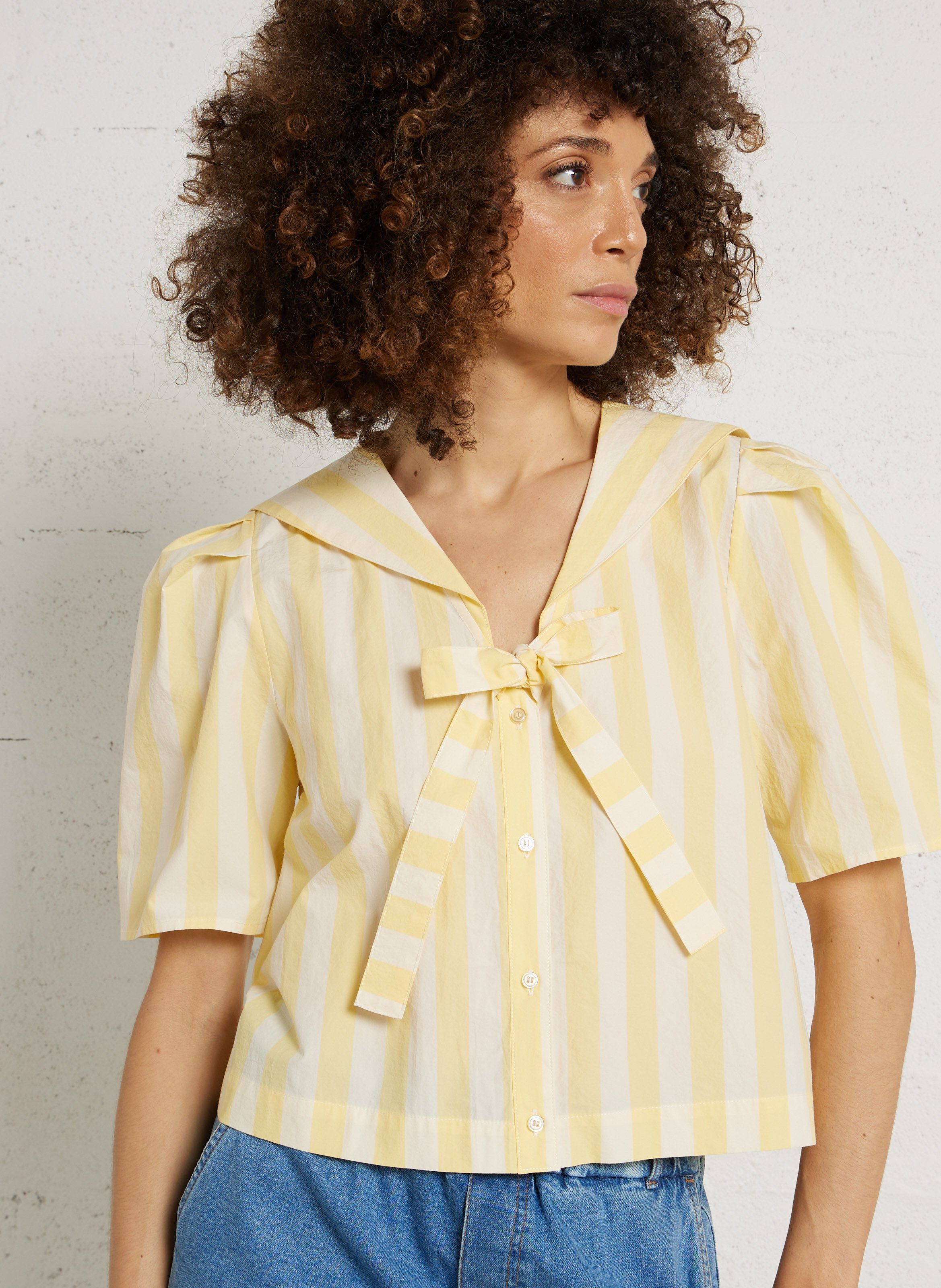 Chemisier court rayé à revers THE TINY BIG SISTER Jaune