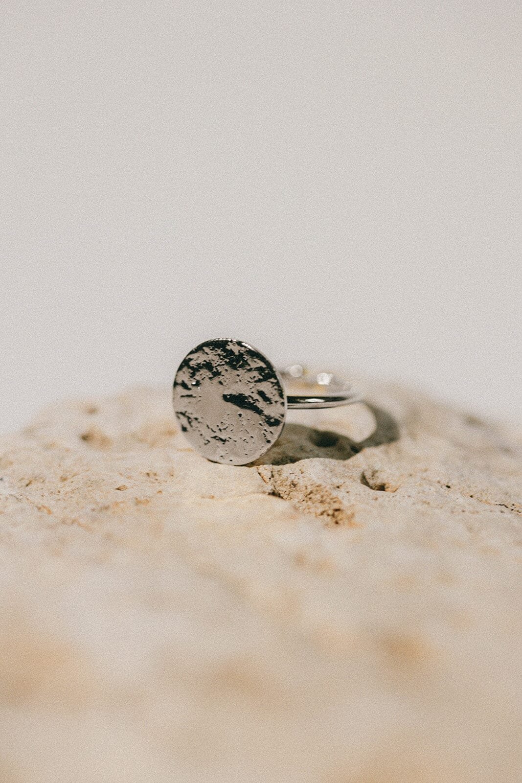Round hammered gold-plated ring MONSIEUR SIMONE Silver