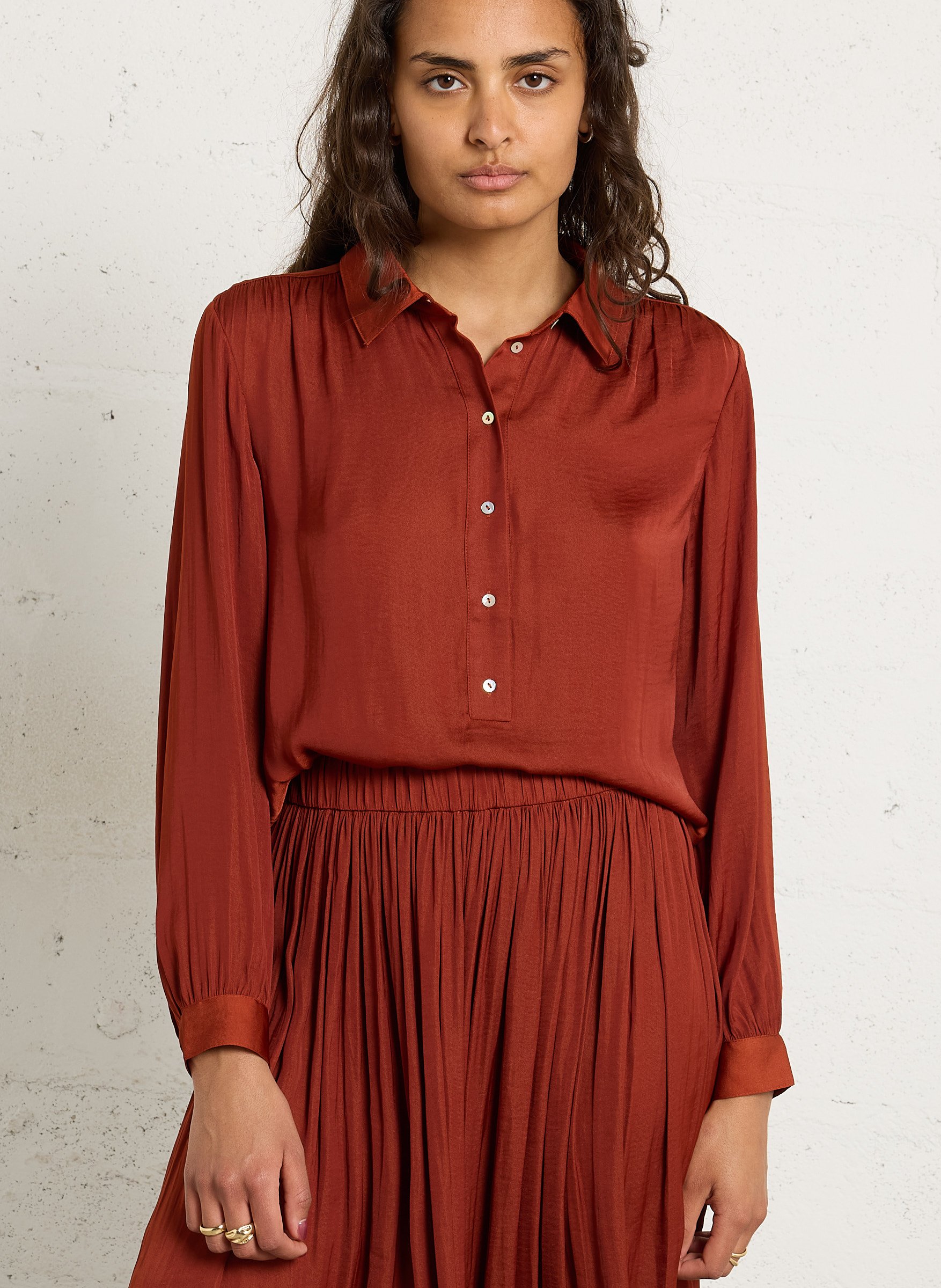 Fluid satin button-up shirt MAISON 123 Red
