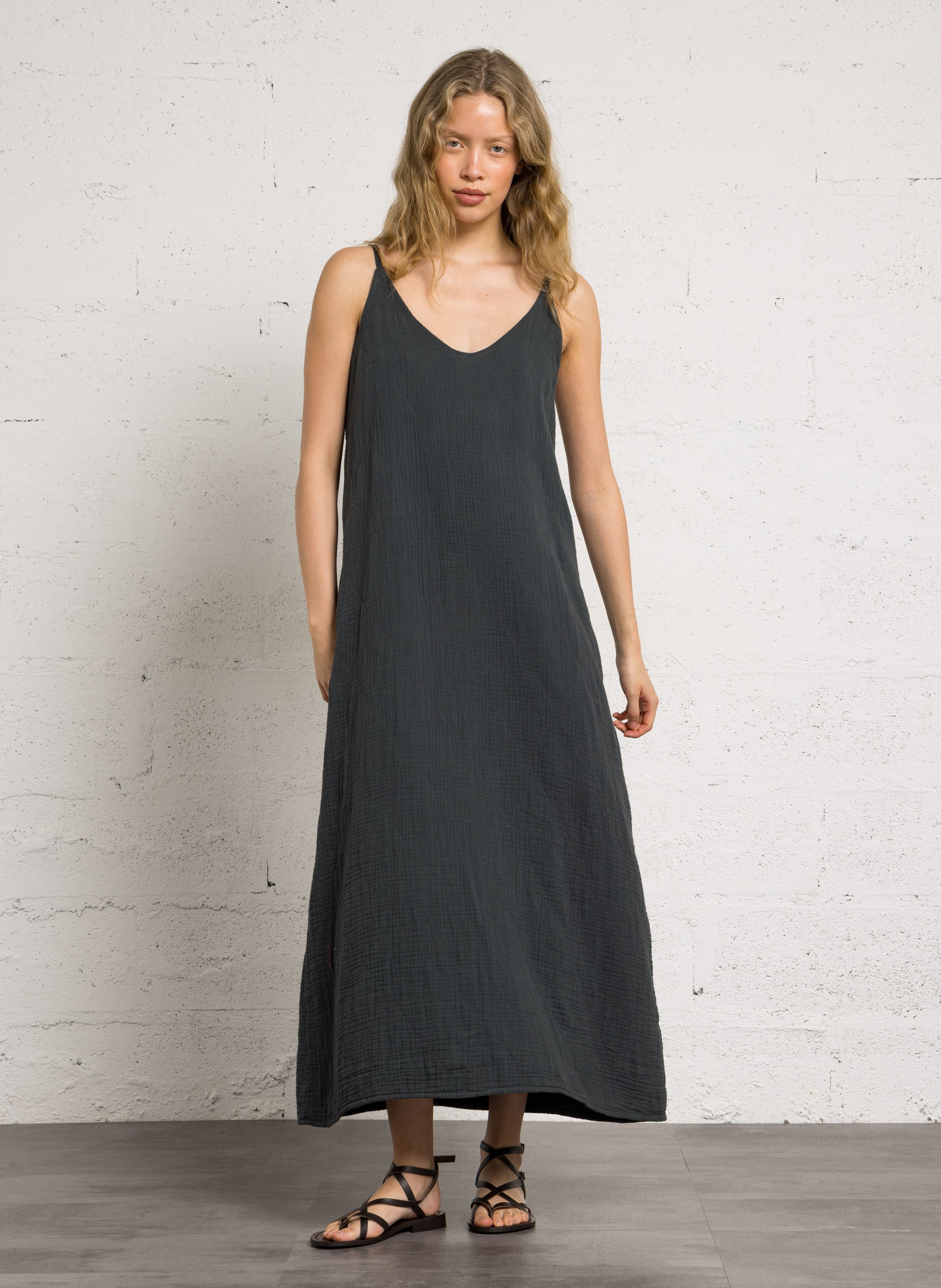Long V-neck satin printed cashmere long dress AOKYANOS Grey