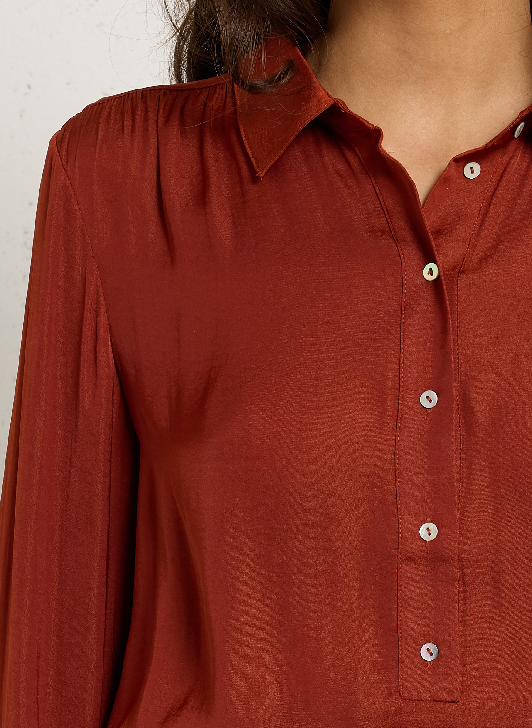 Fluid satin button-up shirt MAISON 123 Red