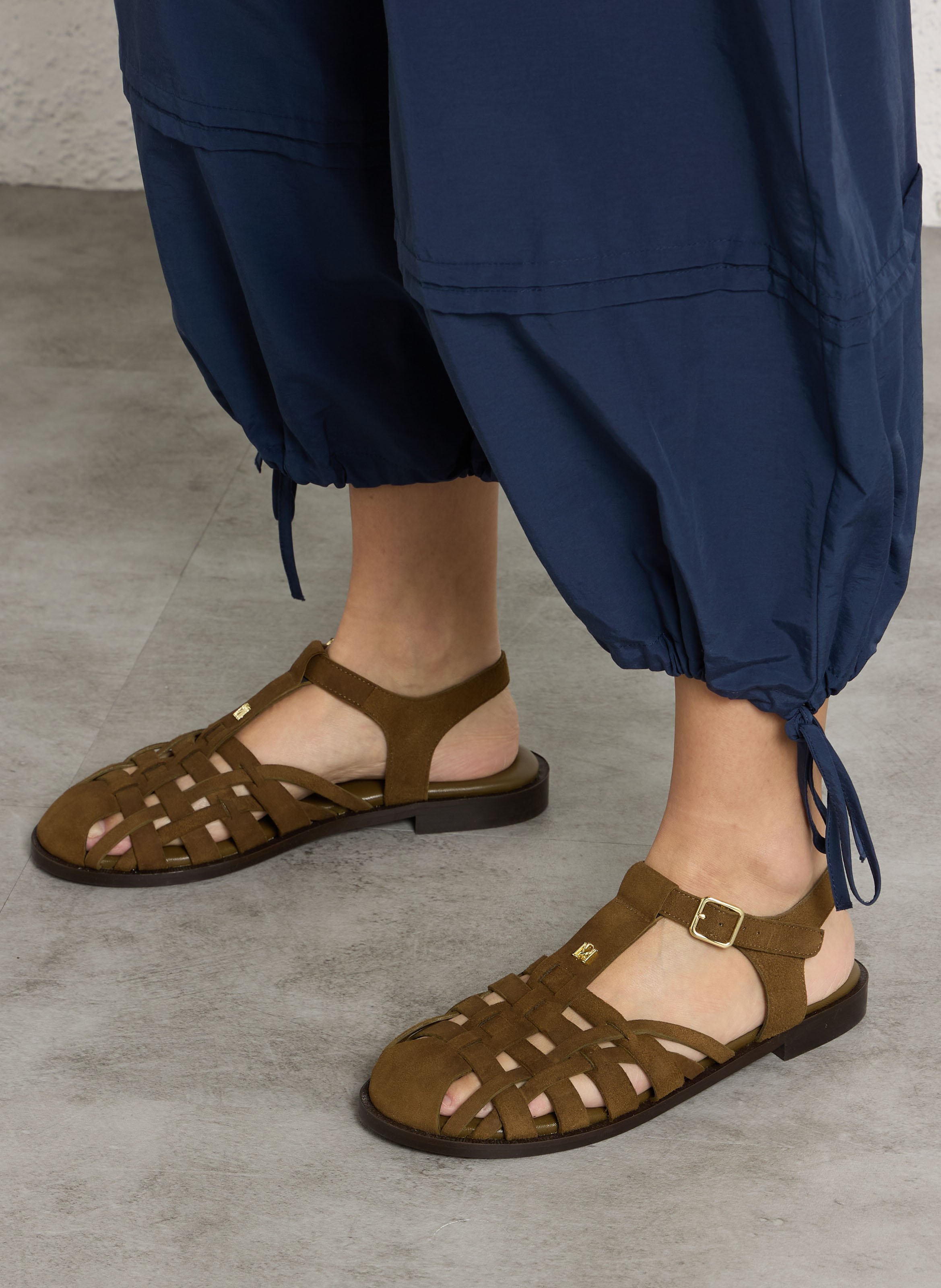 Sandales plates en cuir PETITE MENDIGOTE Marron