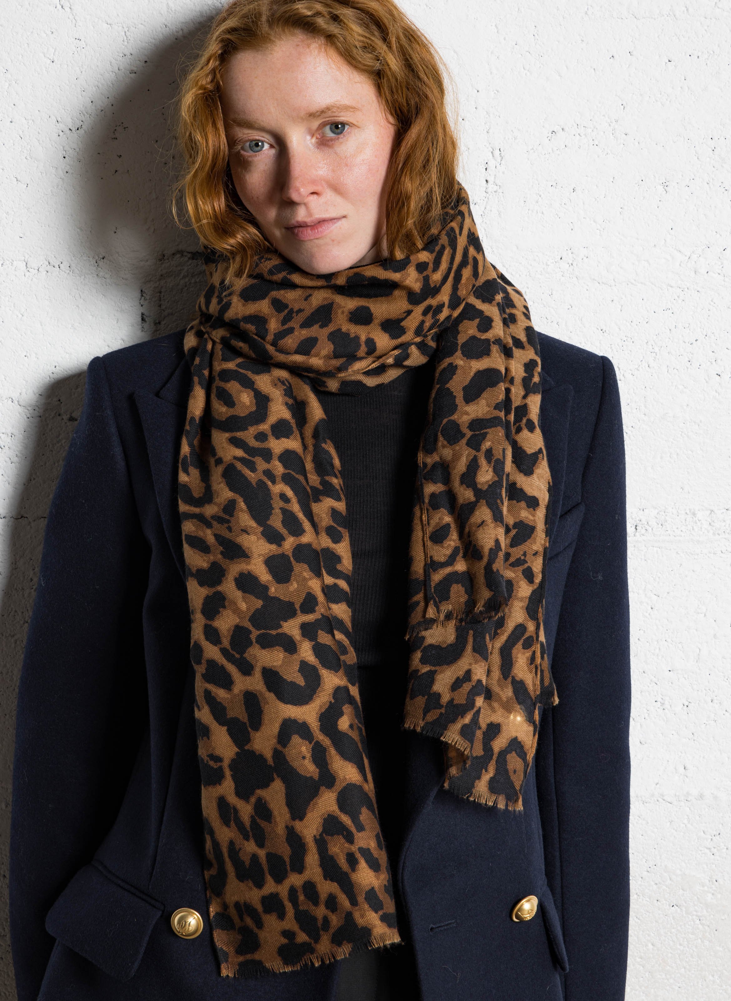 - 86 x 182 cm. AU PRINTEMPS PARIS Bruin