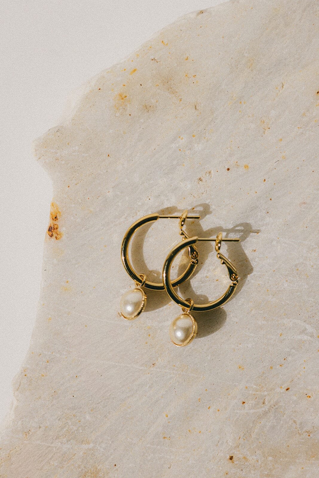 Small silver-plated hoop earrings with pearls MONSIEUR SIMONE Golden